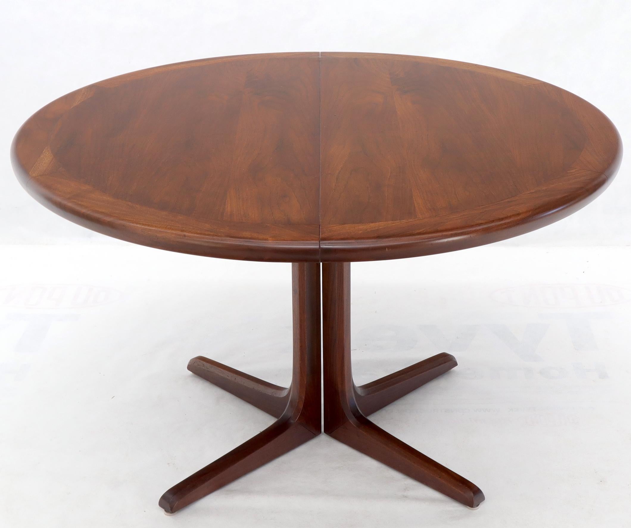 round dining table with leaf extension