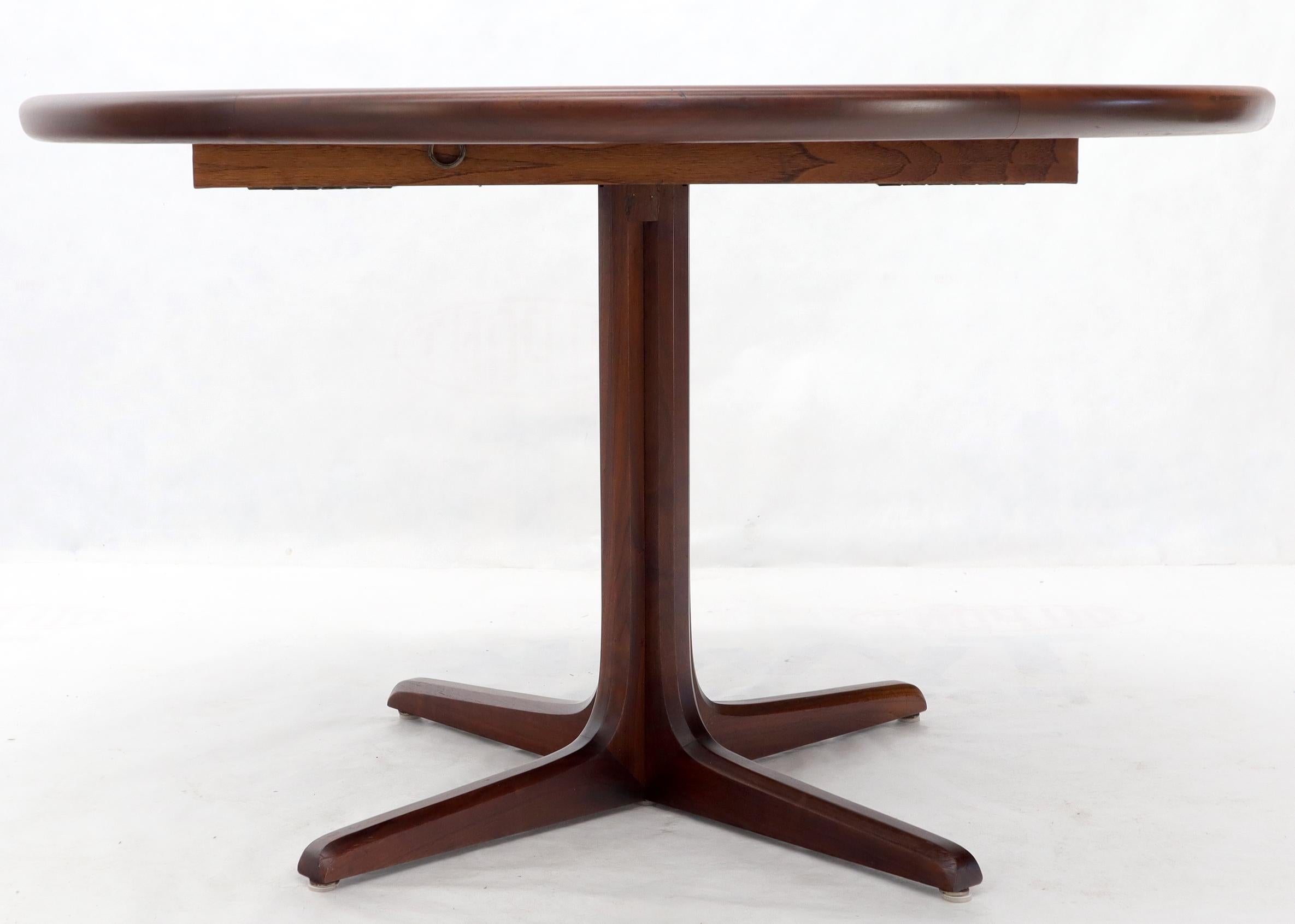 Lacquered Walnut Danish Mid-Century Modern Round Dining Table, 3 Extension Leaves Boards