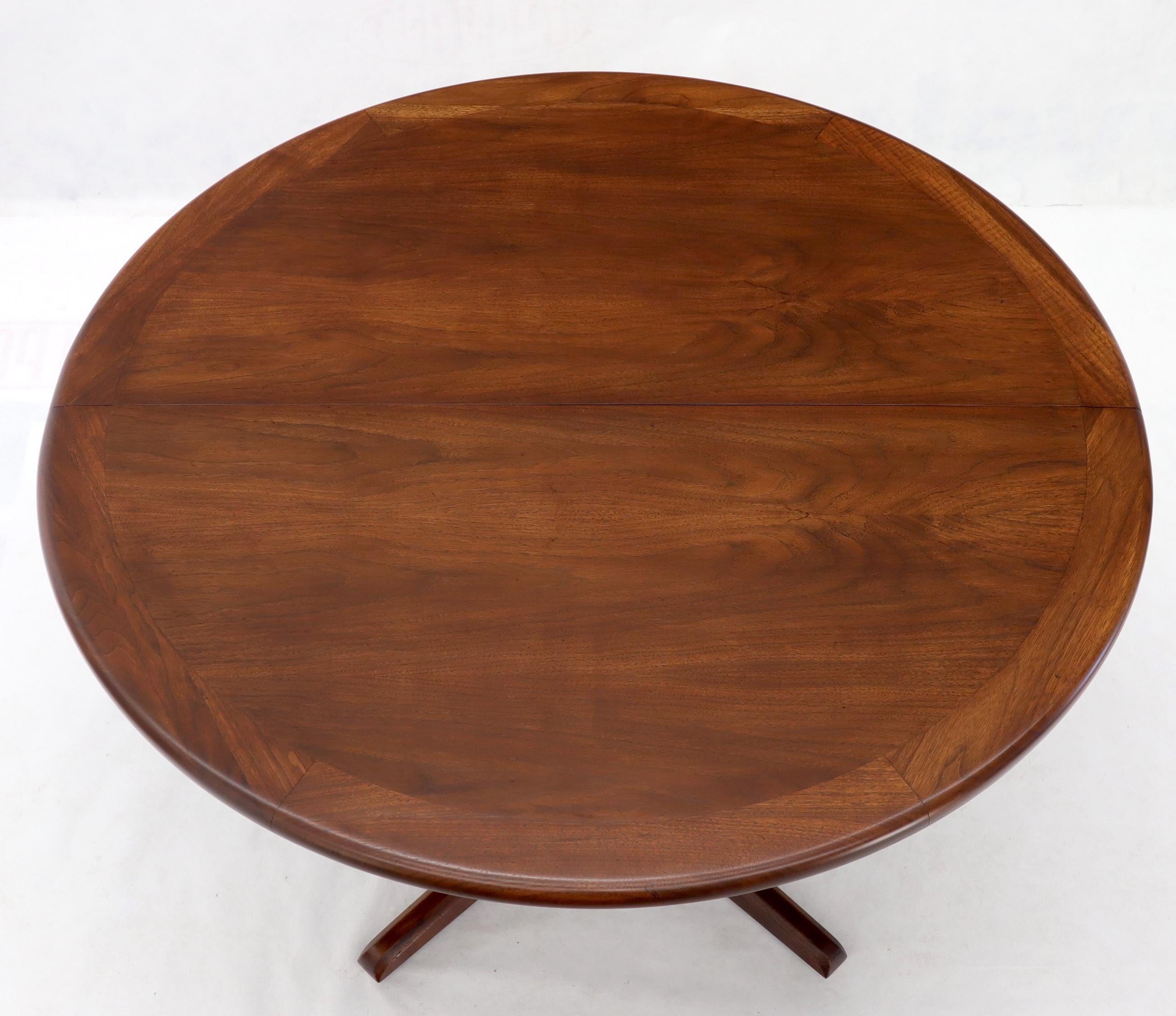 Walnut Danish Mid-Century Modern Round Dining Table, 3 Extension Leaves Boards 1
