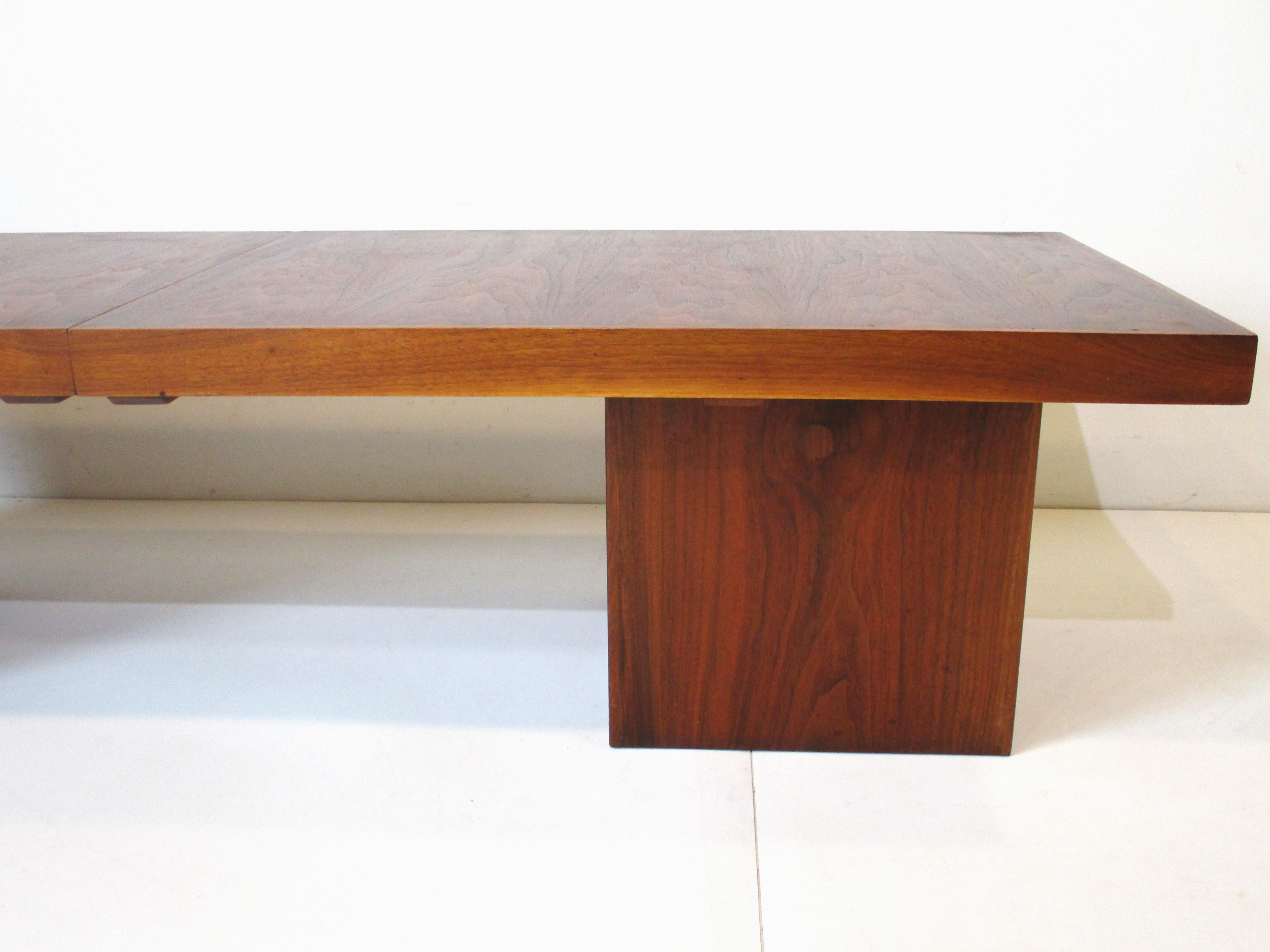 Walnut Danish Styled Expandable Coffee Table by Otmar  In Good Condition In Cincinnati, OH