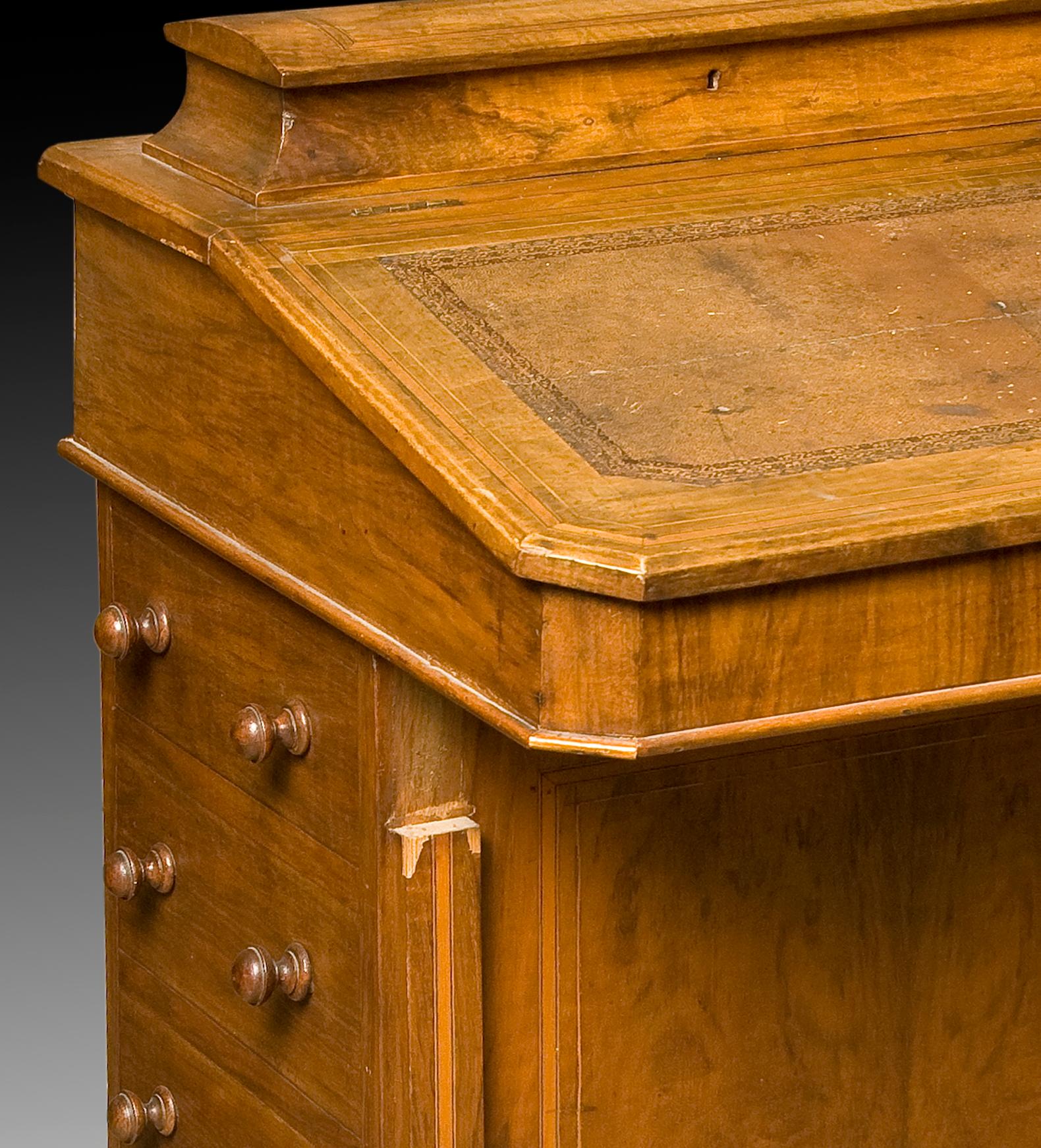 Davenport-Schreibtisch aus Nussbaumholz, England, 19. Jahrhundert (Neoklassisch) im Angebot