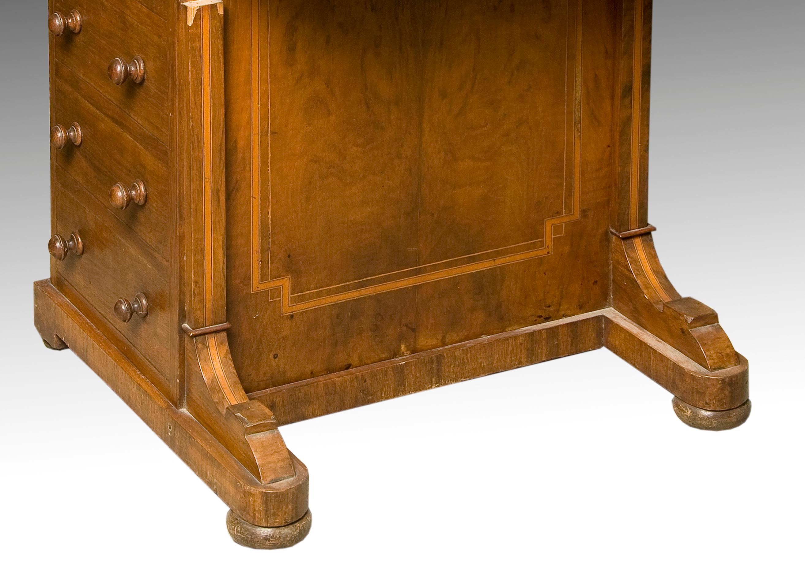 Davenport-Schreibtisch aus Nussbaumholz, England, 19. Jahrhundert (Europäisch) im Angebot