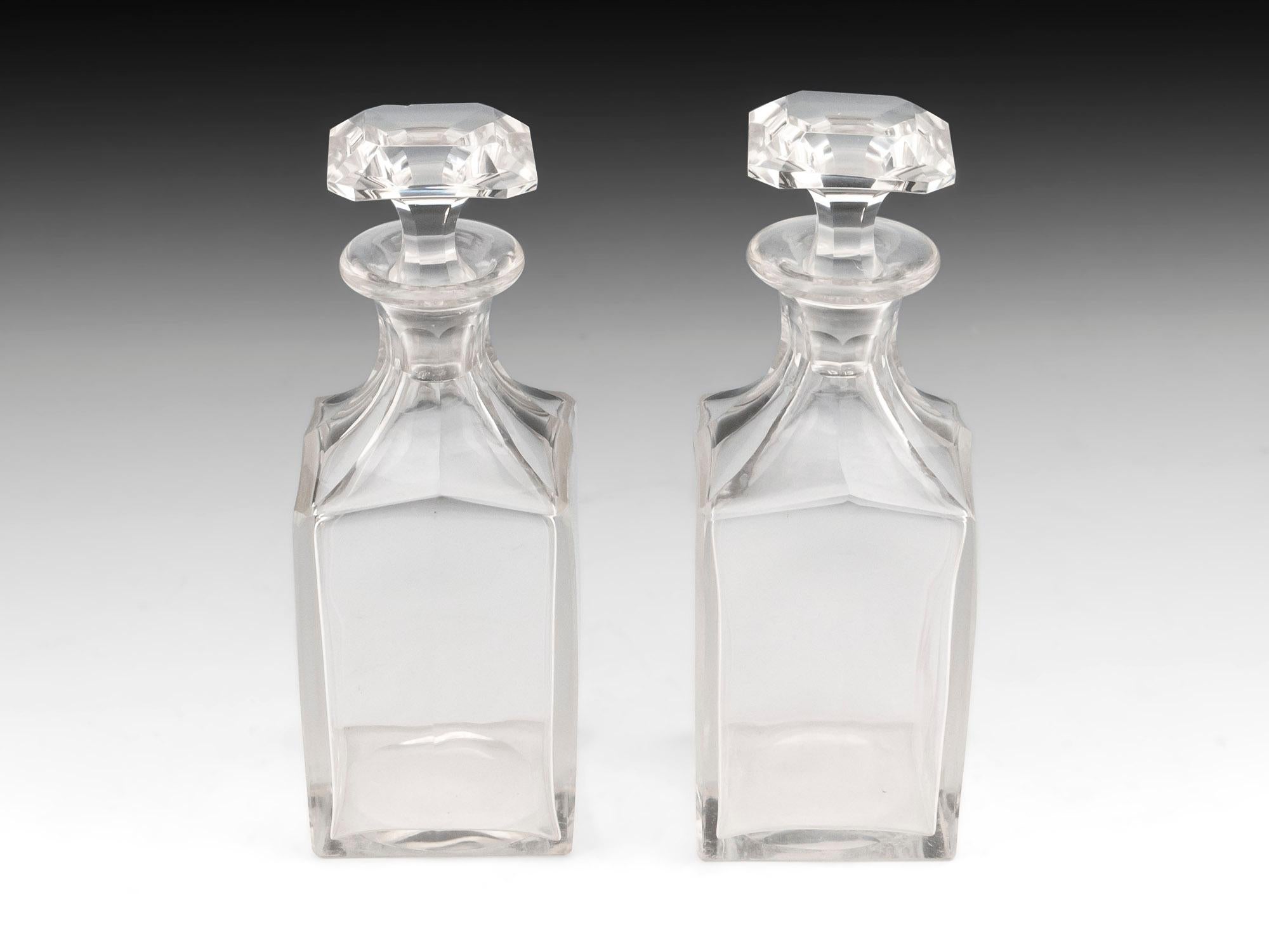 Walnut Decanter Box Lead Crystal Decanters by Wedgewood & Son, 19th Century 2