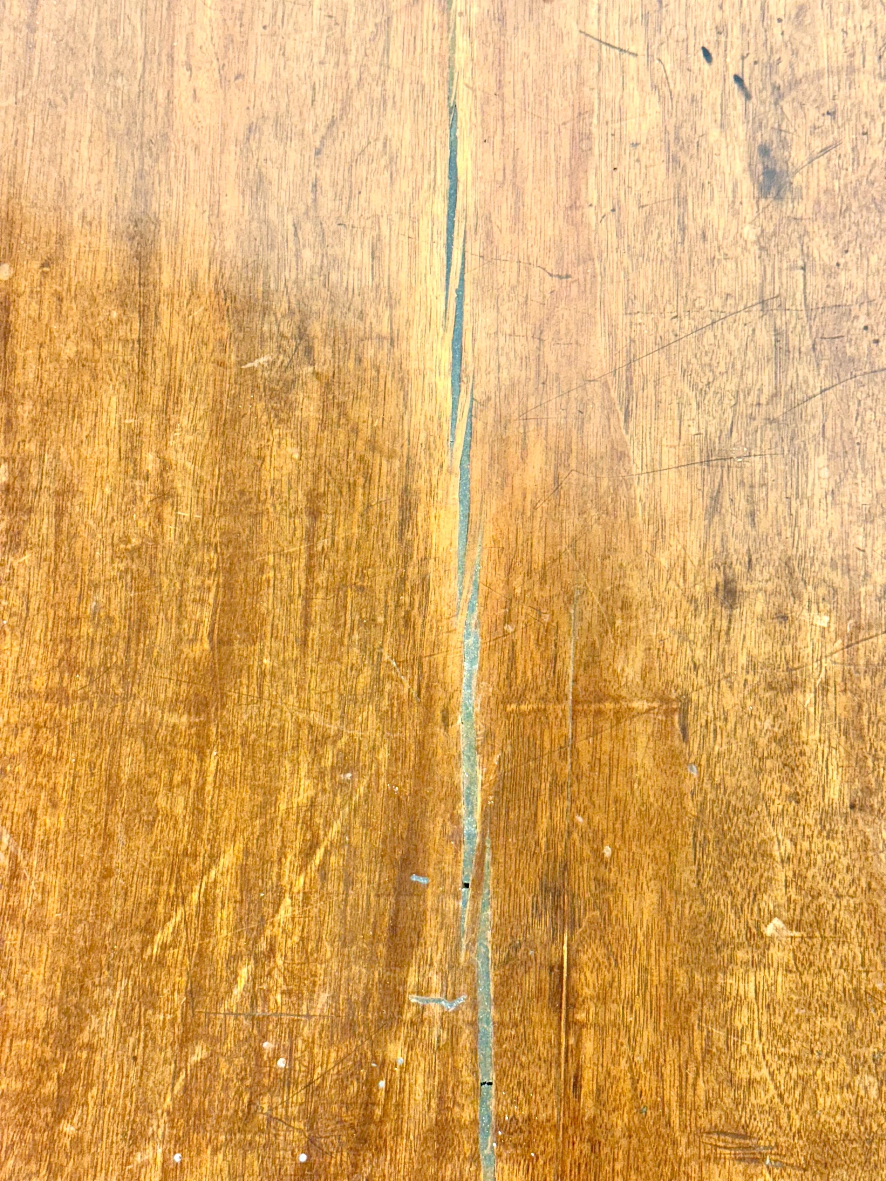 Consola de mesa de juego Demilune de nogal con tablero de fieltro verde, Finales del siglo XVIII en venta 9