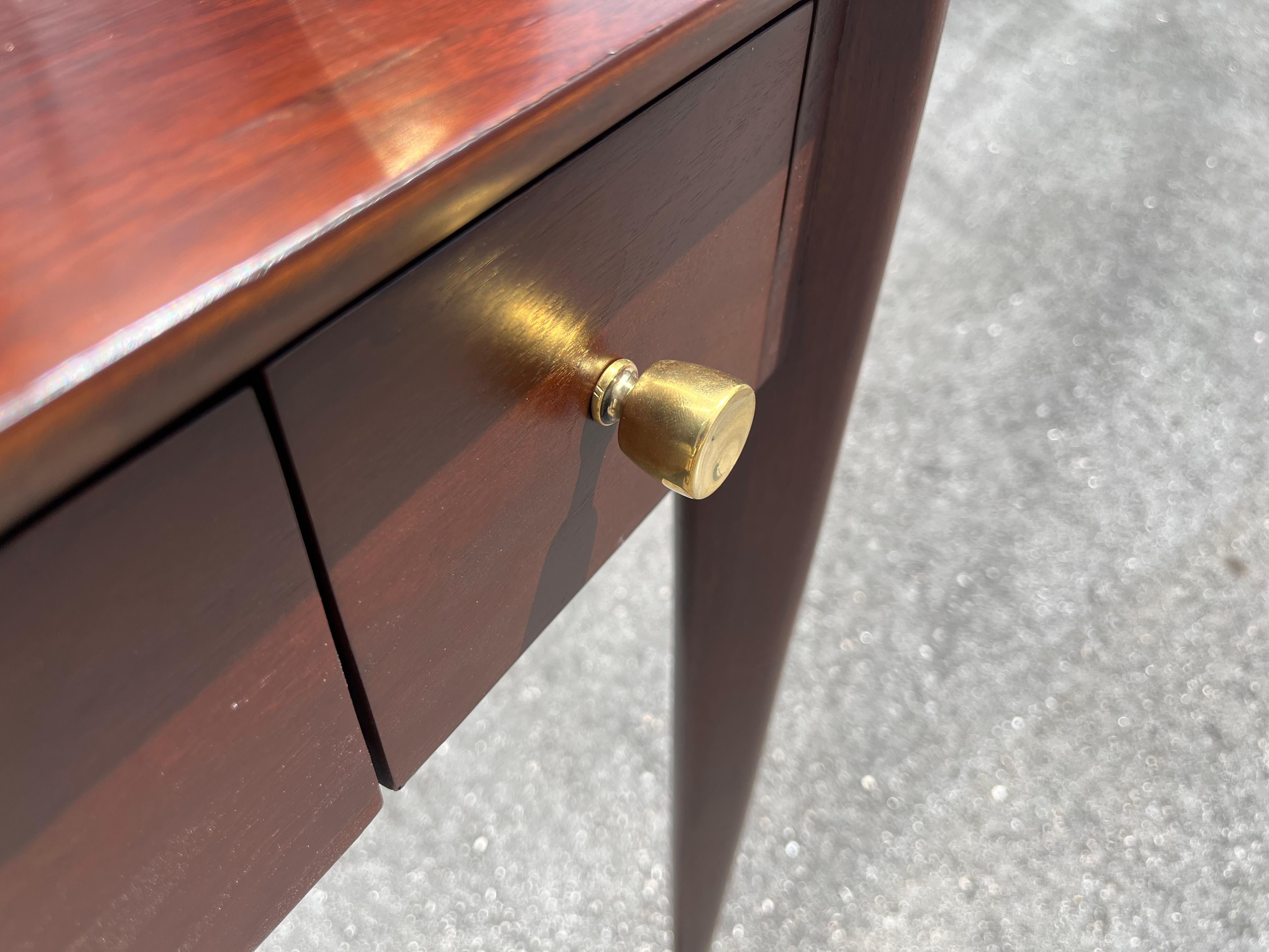 Walnut Desk by T.H.Robsjohn-Gibbings for Widdicomb For Sale 5
