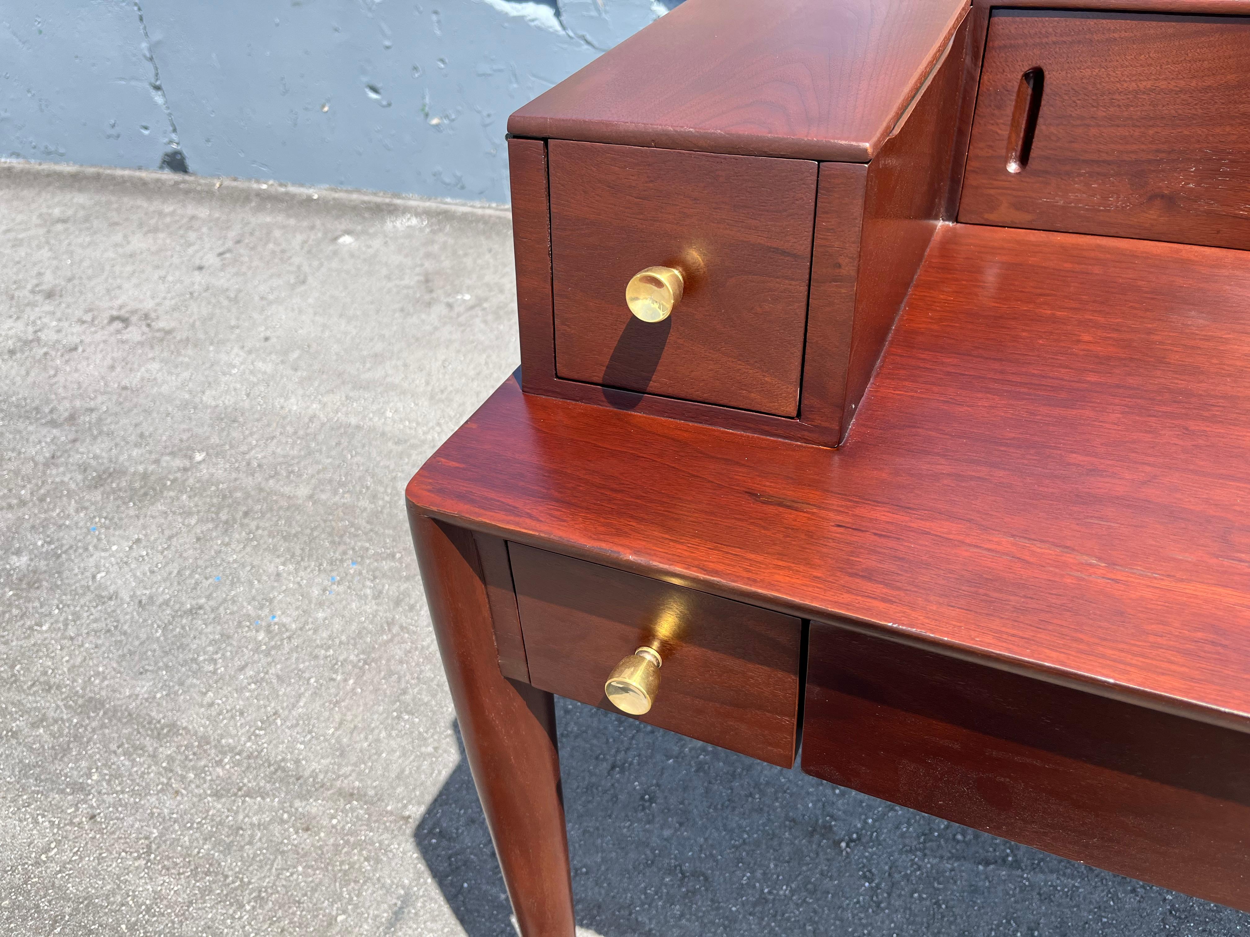 Walnut Desk by T.H.Robsjohn-Gibbings for Widdicomb For Sale 6