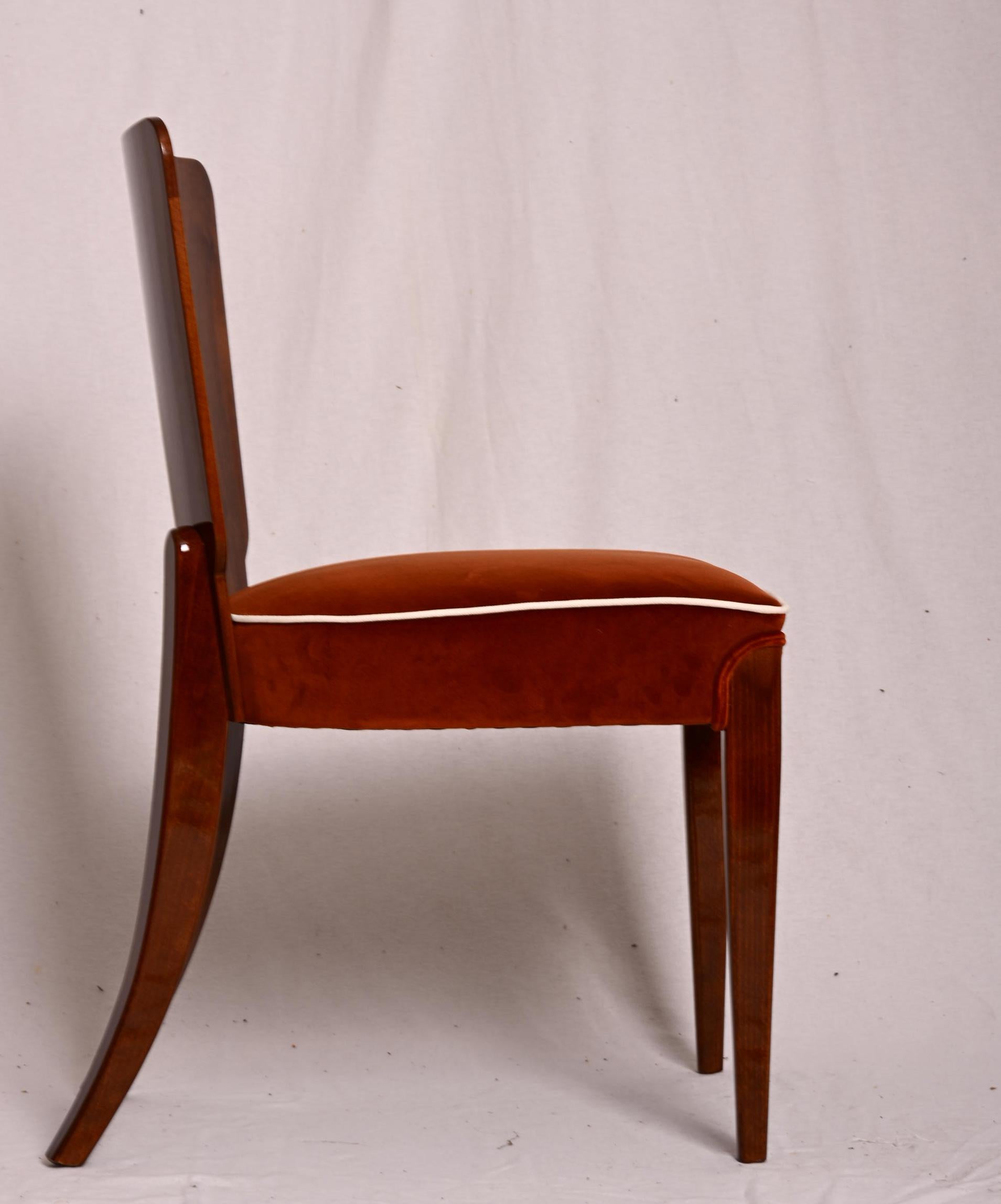 Sillas de comedor de nogal de Jindrich Halabala en venta 3