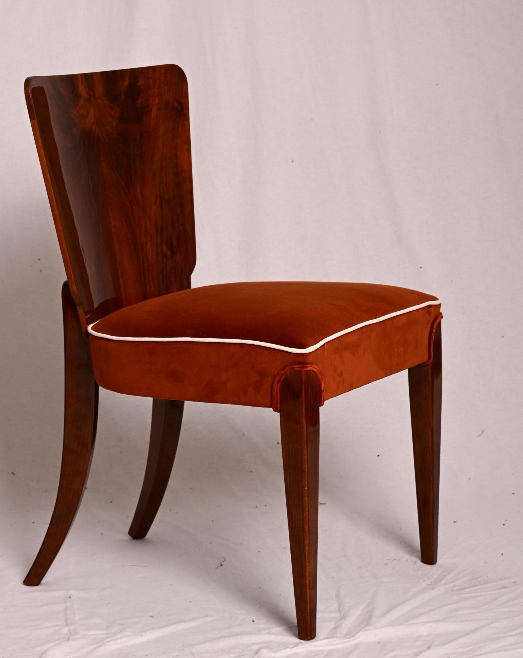 Sillas de comedor de nogal de Jindrich Halabala en venta 4