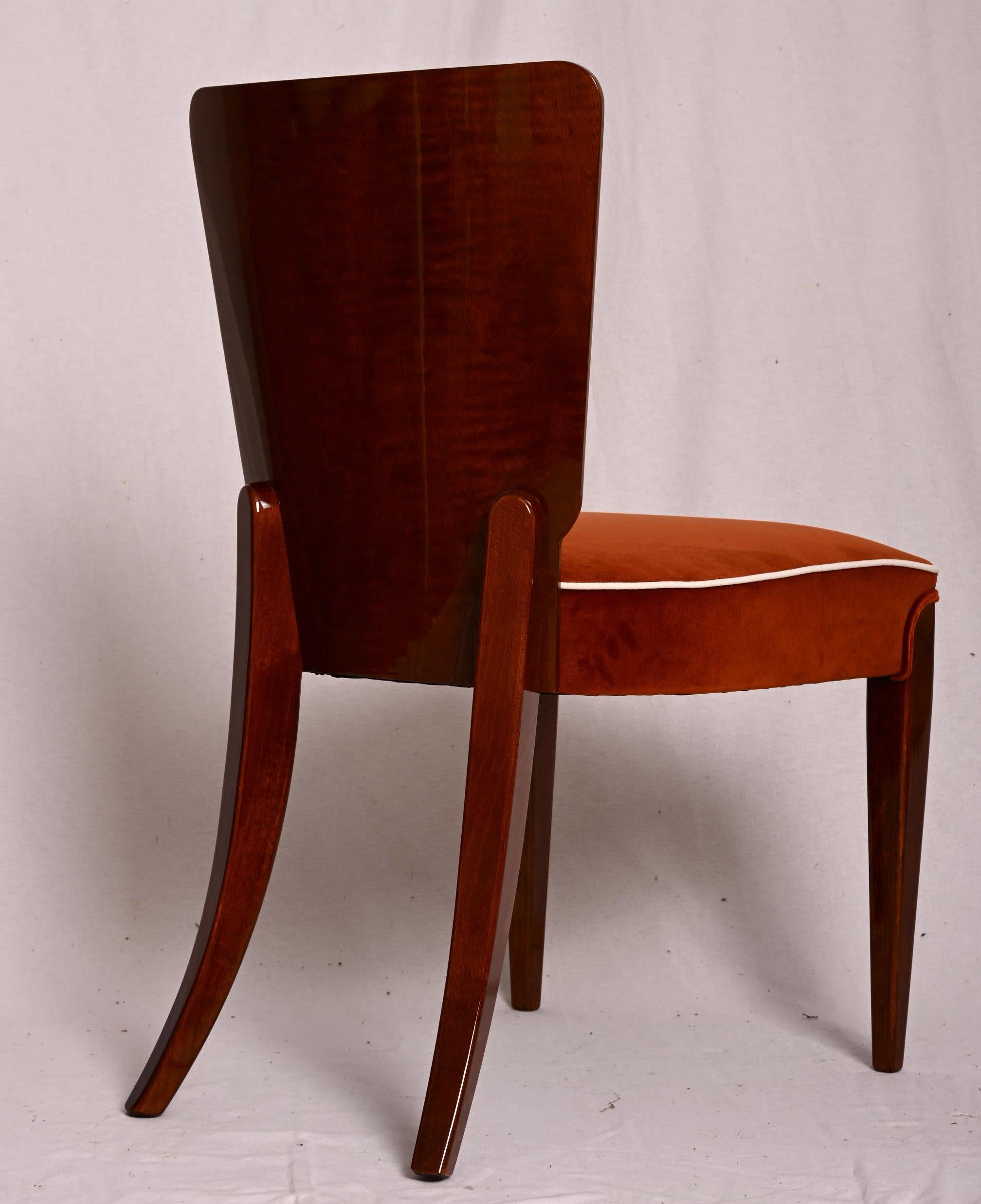 Sillas de comedor de nogal de Jindrich Halabala en venta 2