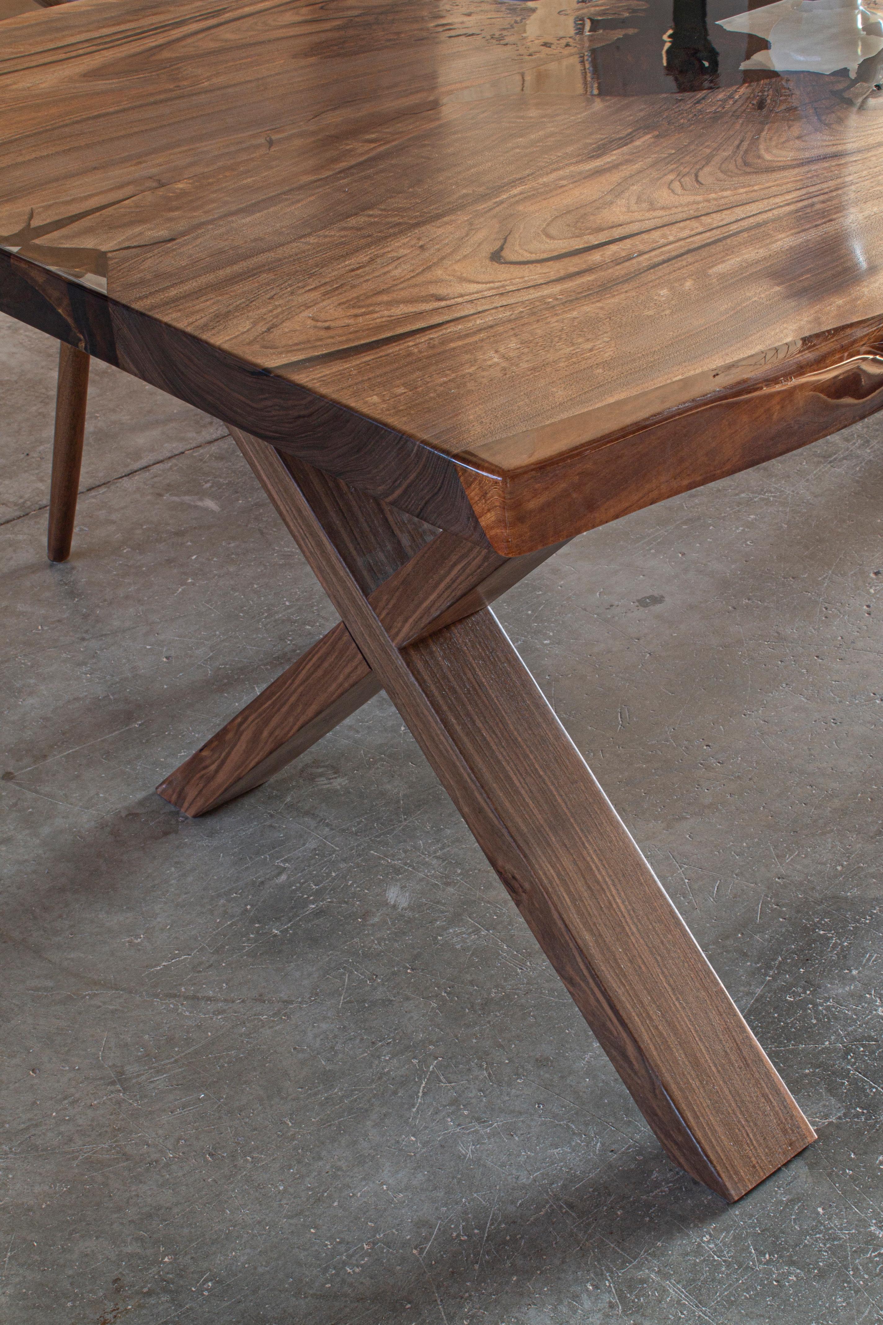 Turc Table de salle à manger en noyer - Table noire et solide - Table en bois naturel faite à la main en vente