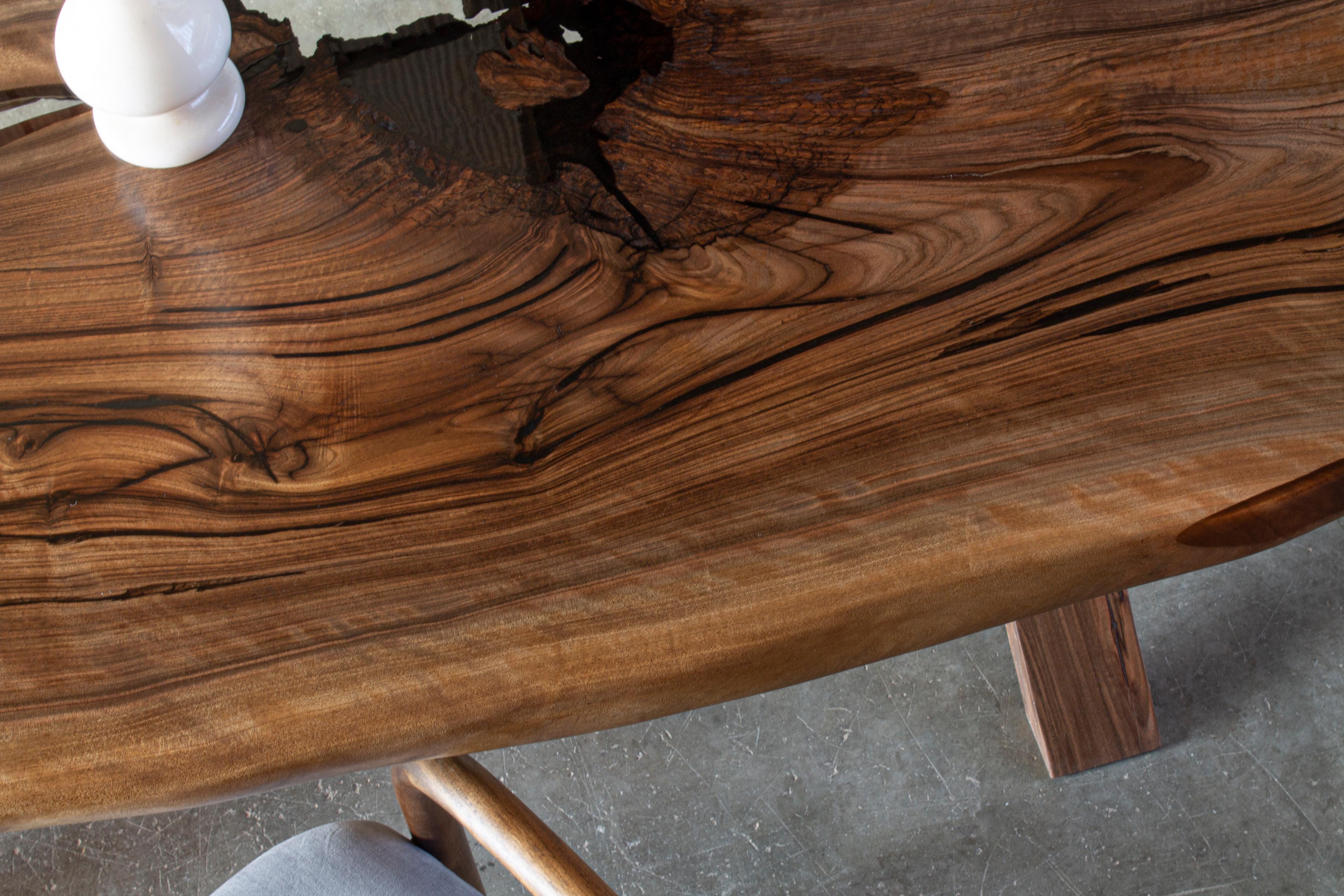 Acier Table de salle à manger en noyer - Table noire et solide - Table en bois naturel faite à la main en vente