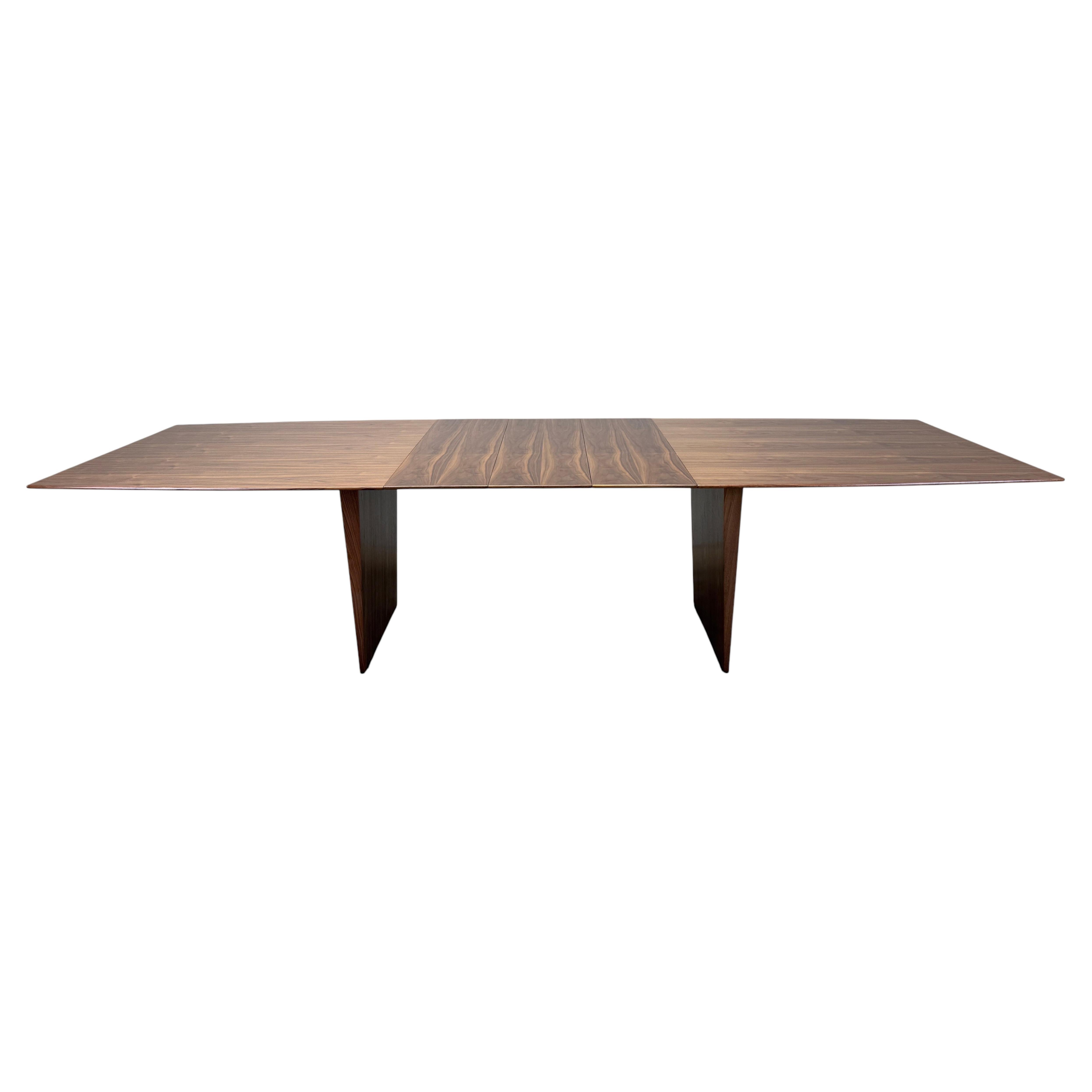 Mesa de comedor de nogal de Edward Wormley para Dunbar