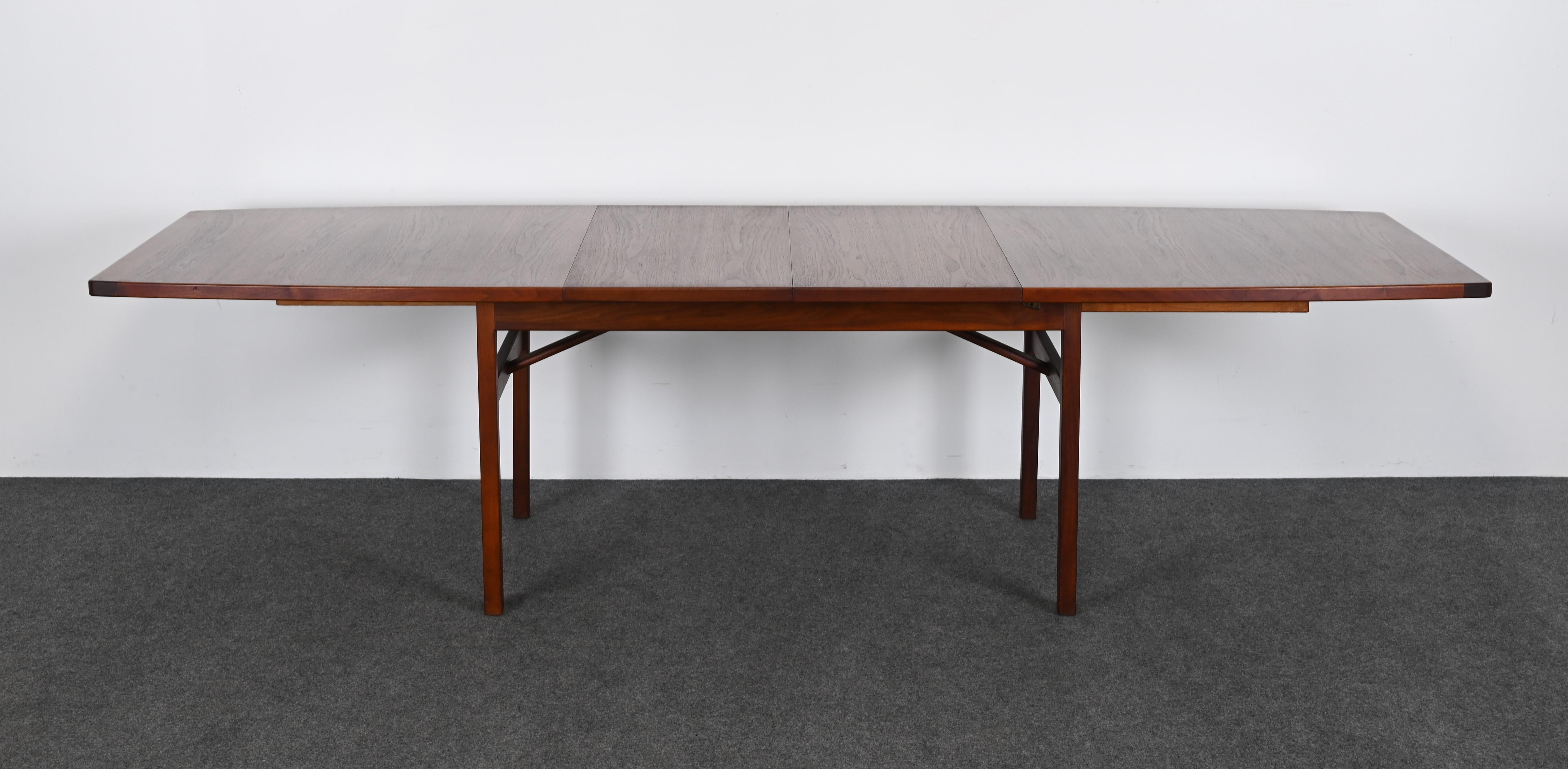 Mid-Century Modern Walnut Dining Table Designed by Jens Risom, 1950s