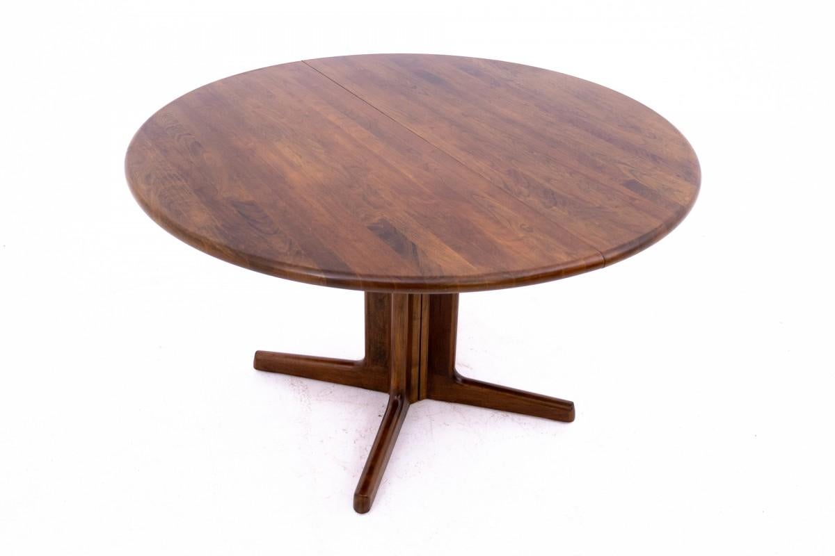 Scandinavian Modern Walnut dining table from Schou Andersen, Denmark, 1960s. Restored.  For Sale