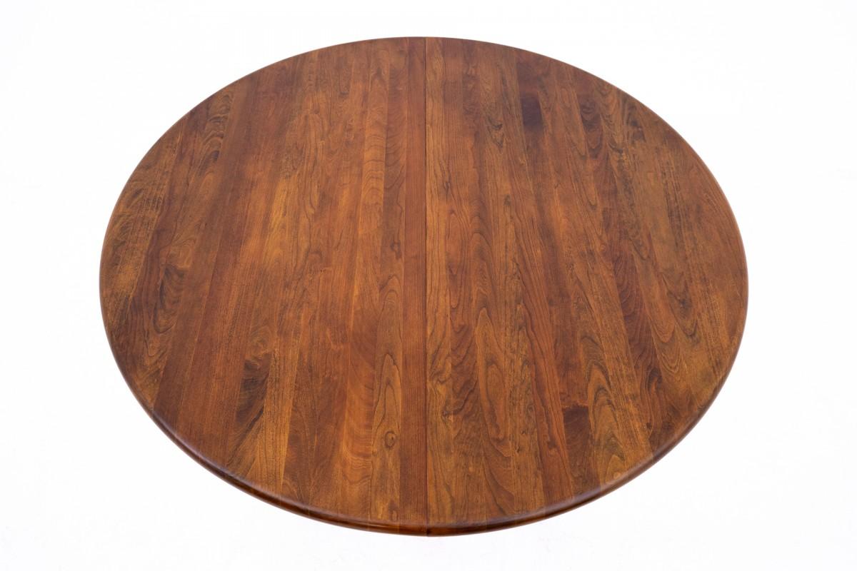 Scandinavian Walnut dining table from Schou Andersen, Denmark, 1960s. Restored.  For Sale