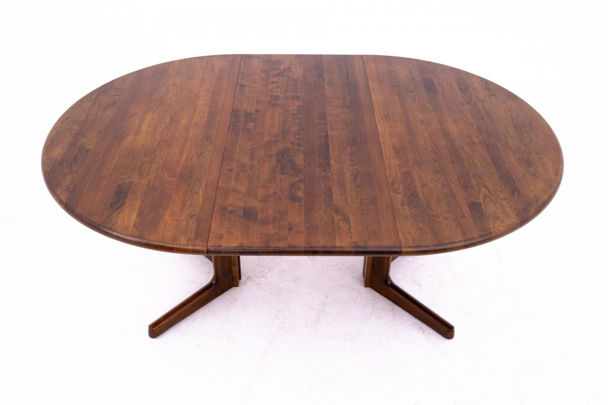 Walnut dining table from Schou Andersen, Denmark, 1960s. Restored.  For Sale 2