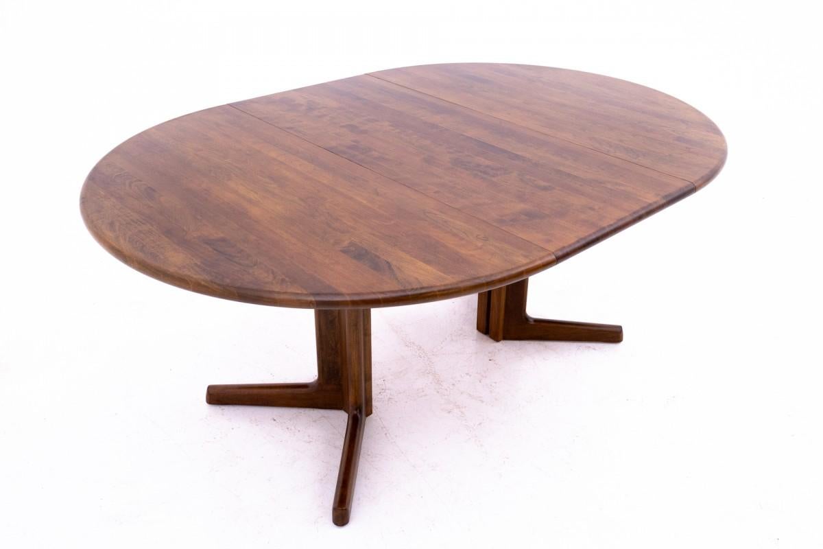 Walnut dining table from Schou Andersen, Denmark, 1960s. Restored.  For Sale 3