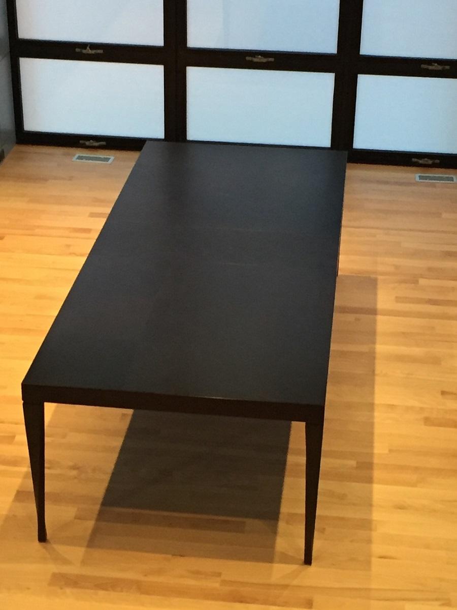 Walnut Dining Table with No Obstruction for 14 Diners In Good Condition For Sale In Chicago, IL