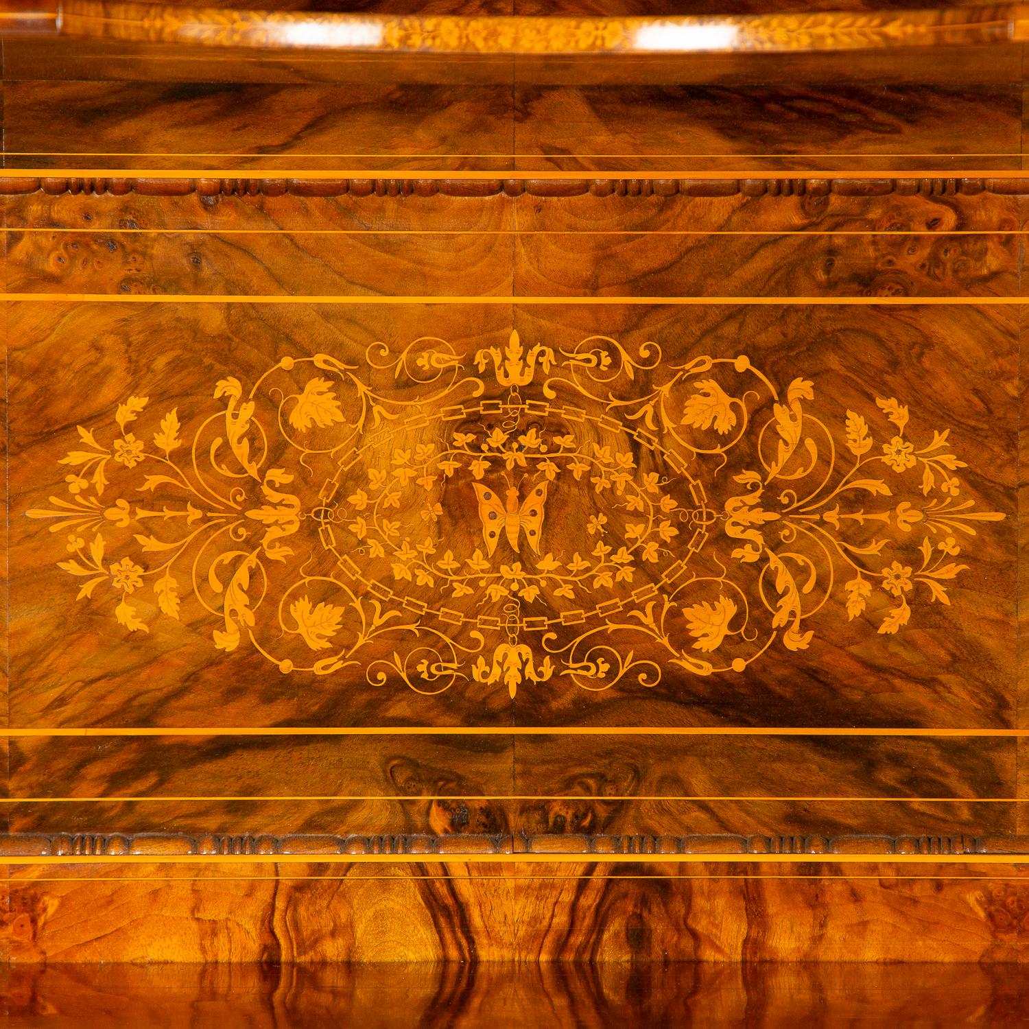 Walnut Display Cabinet with the Monogram of Grand Duke Friedrich I of Baden For Sale 12