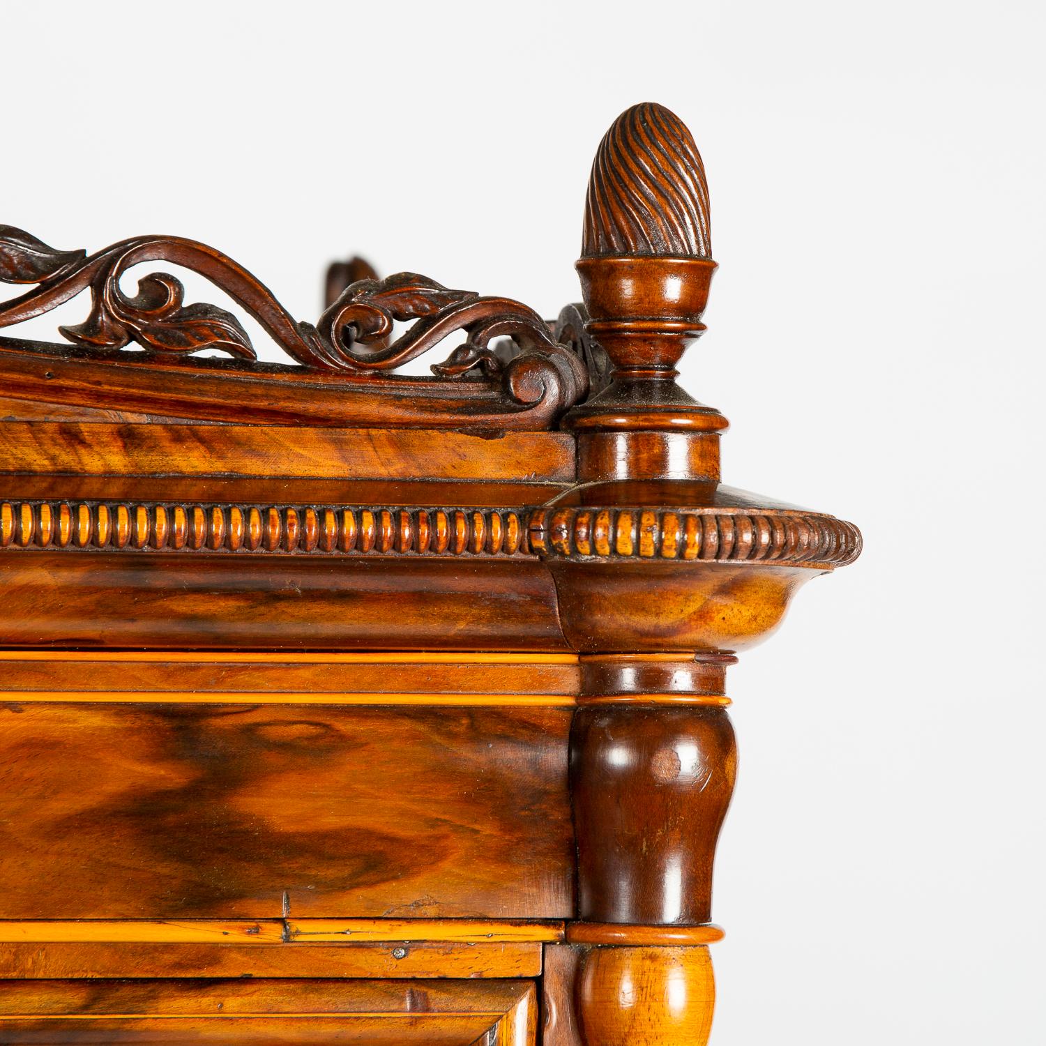 Walnut Display Cabinet with the Monogram of Grand Duke Friedrich I of Baden For Sale 1