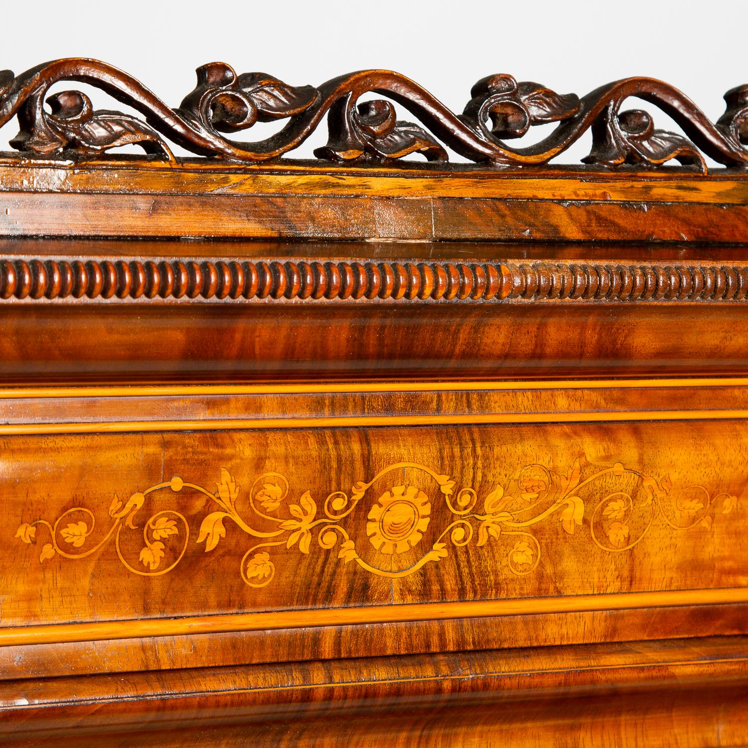 Walnut Display Cabinet with the Monogram of Grand Duke Friedrich I of Baden For Sale 2