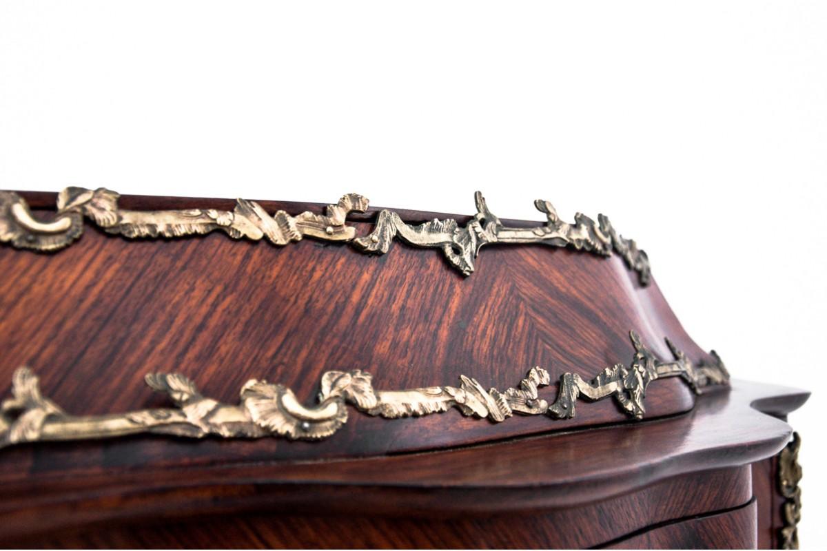 Walnut Display Case with Intarsia, France, circa 1880 In Good Condition In Chorzów, PL