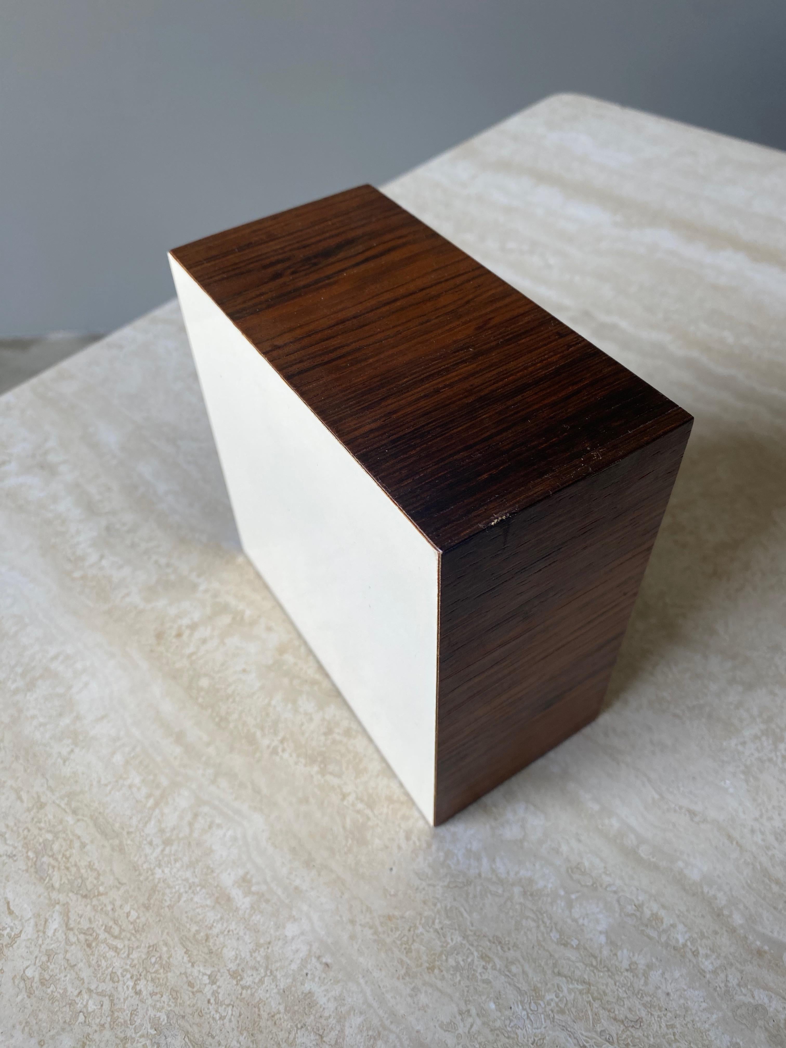 Walnut Display Cube, 1960s For Sale 8