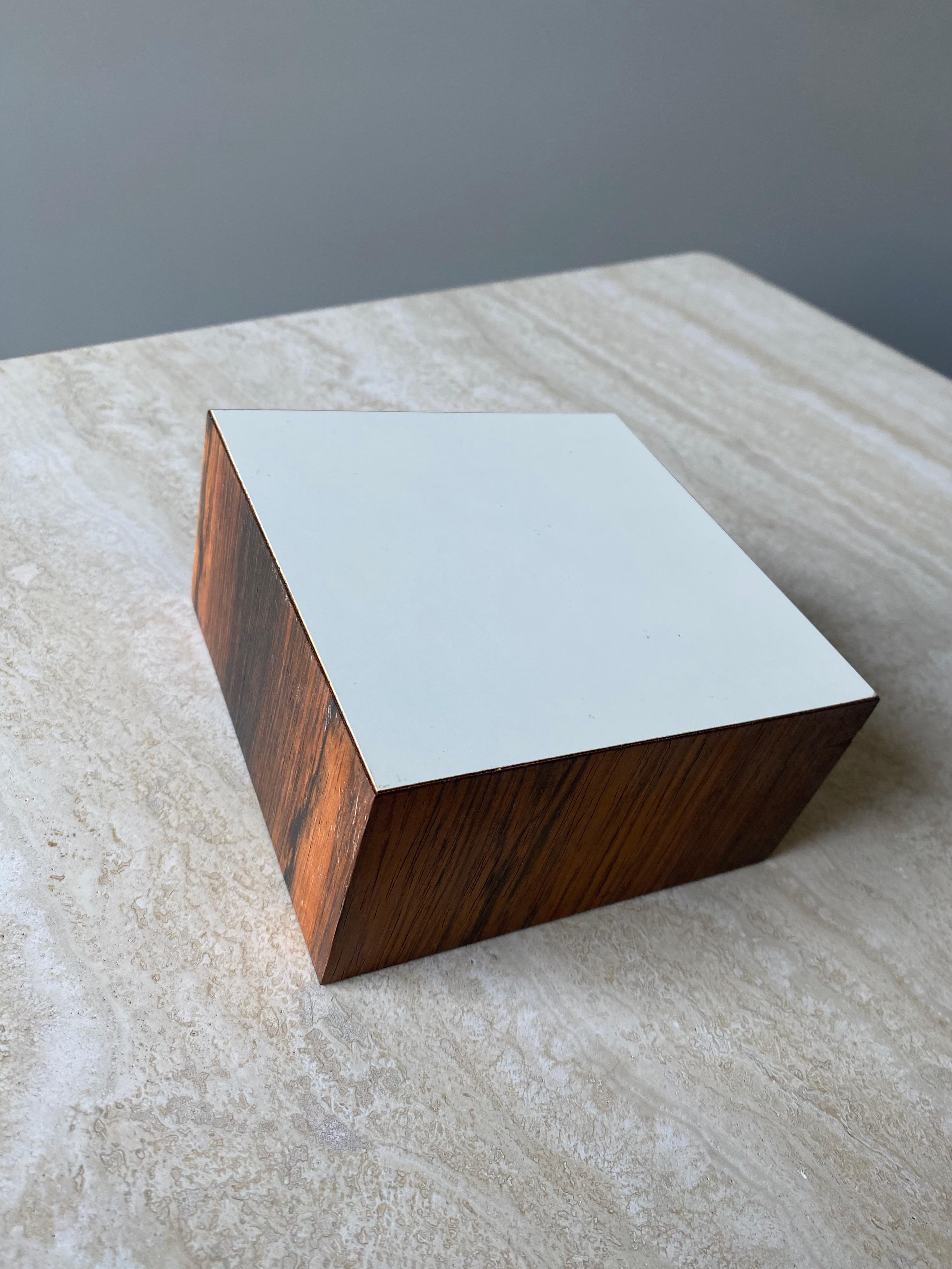 Walnut Display Cube, 1960s For Sale 9