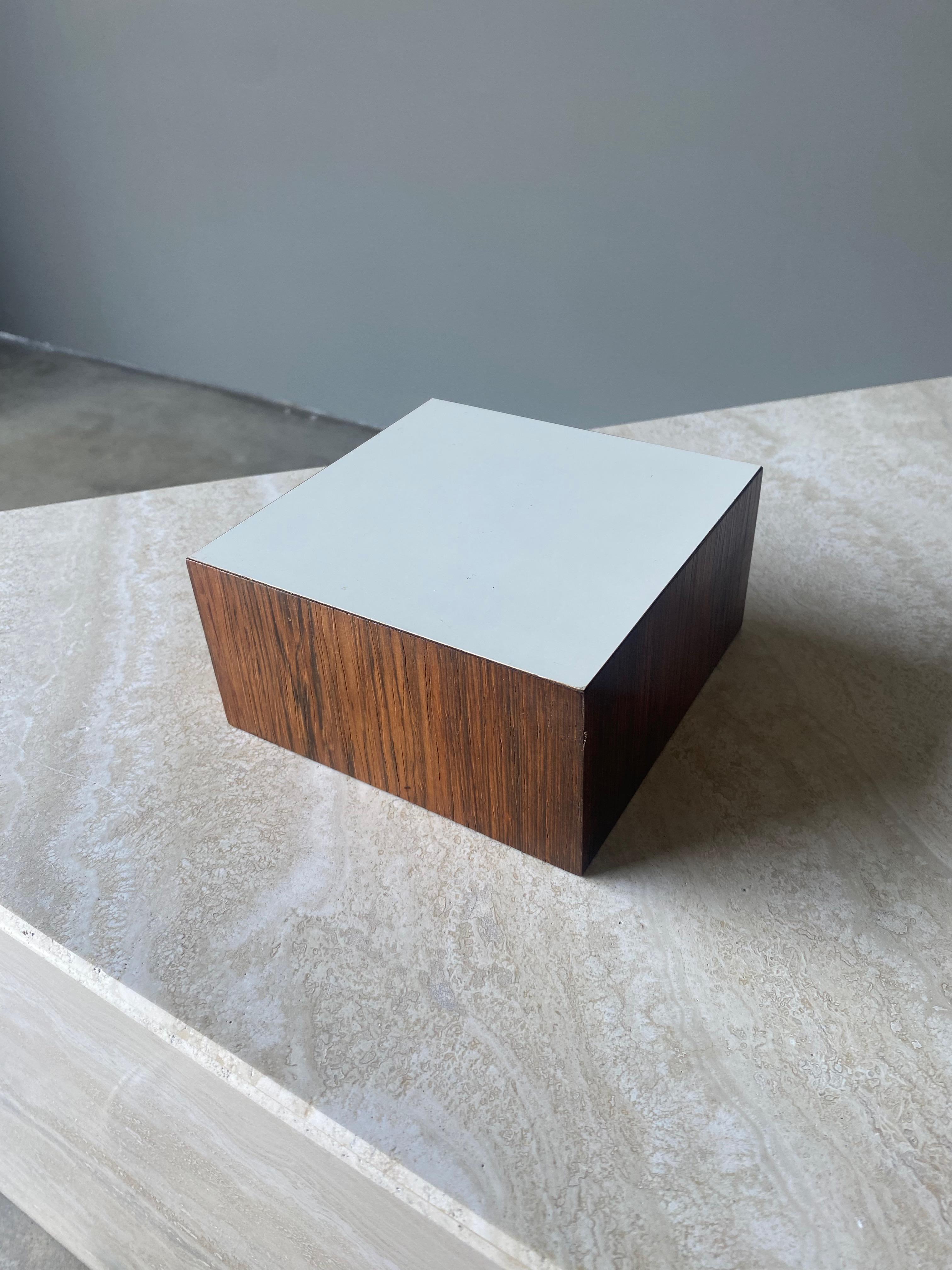 Mid-Century Modern Walnut Display Cube, 1960s For Sale