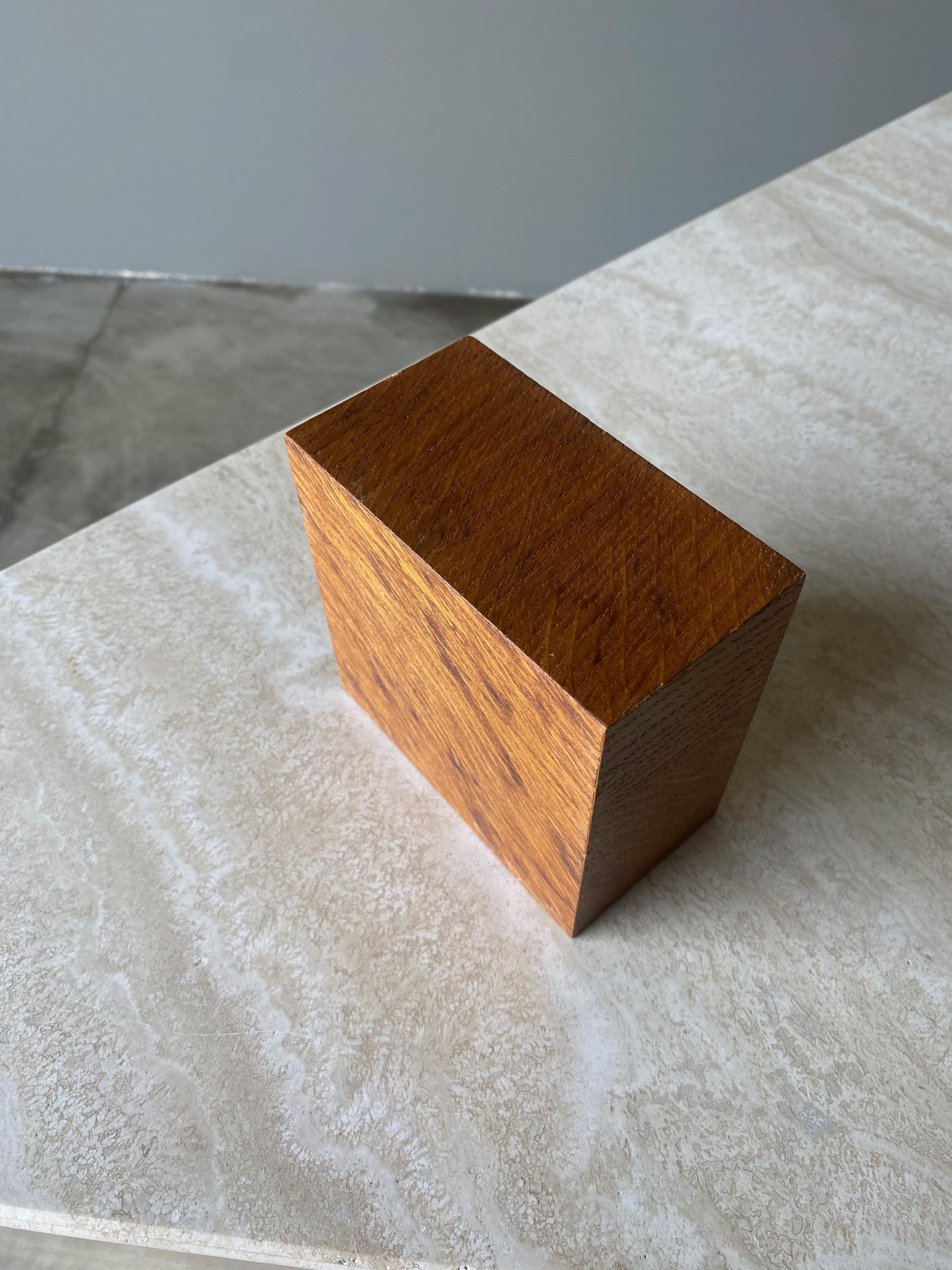 Walnut Display Cube, 1960s For Sale 1