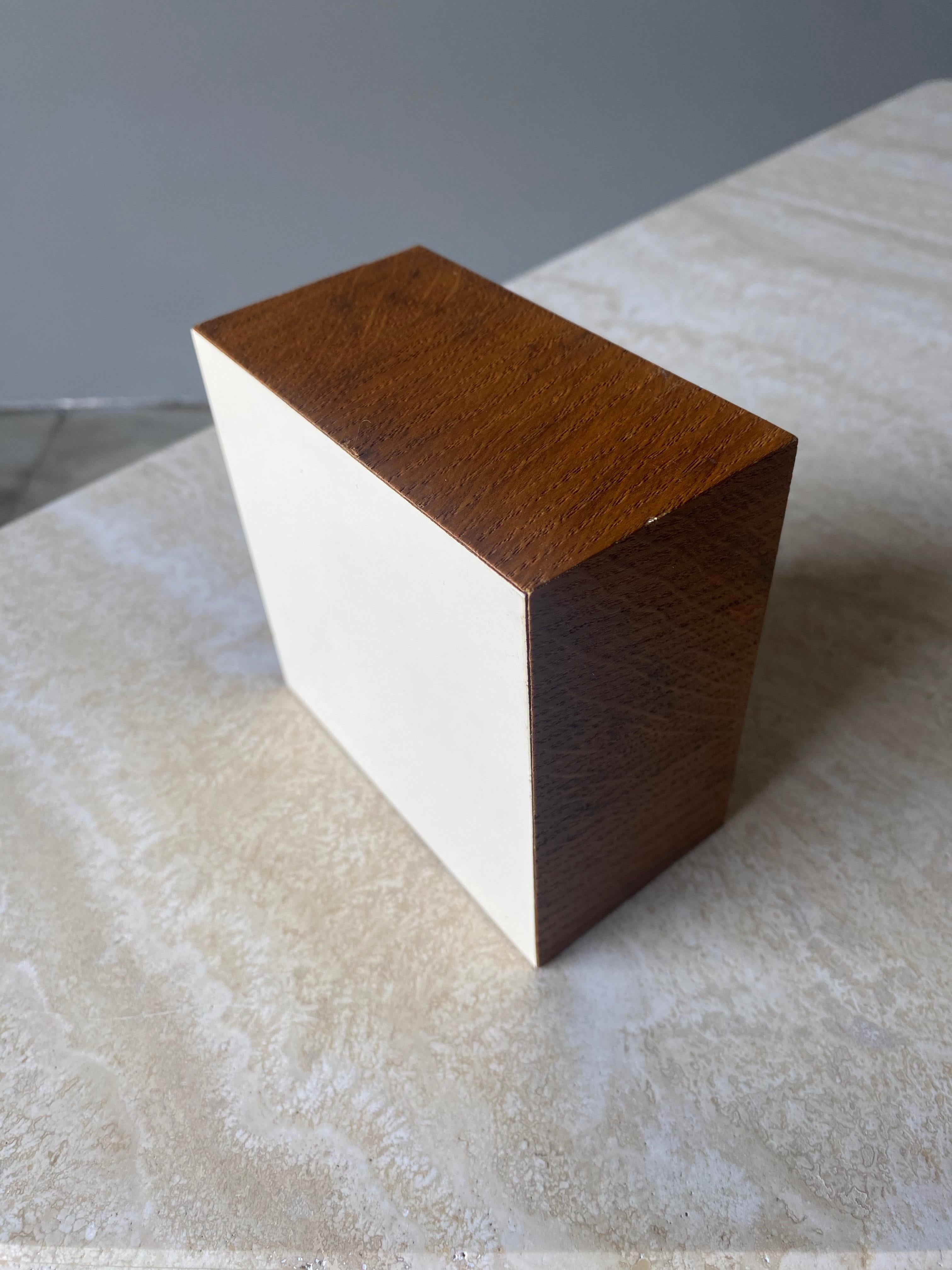 Walnut Display Cube, 1960s For Sale 2
