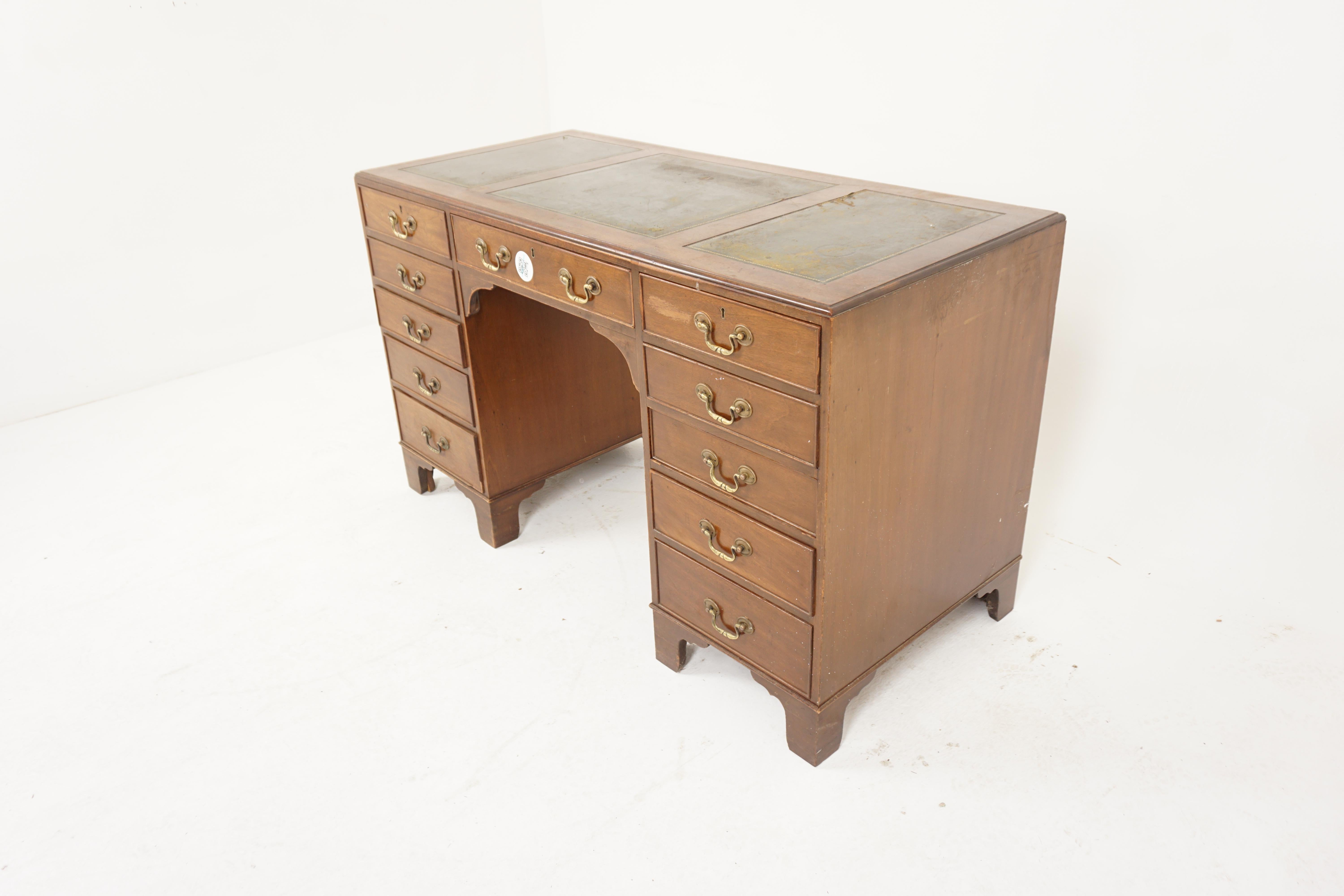 Vintage Walnut Double Pedestal desk, writing table, leather top, Scotland 1930, H736
Scotland 1930
Solid walnut
Original finish
3 leather section rectangular top
Central drawer underneath
Flanked by a pair of pedestals with original brass