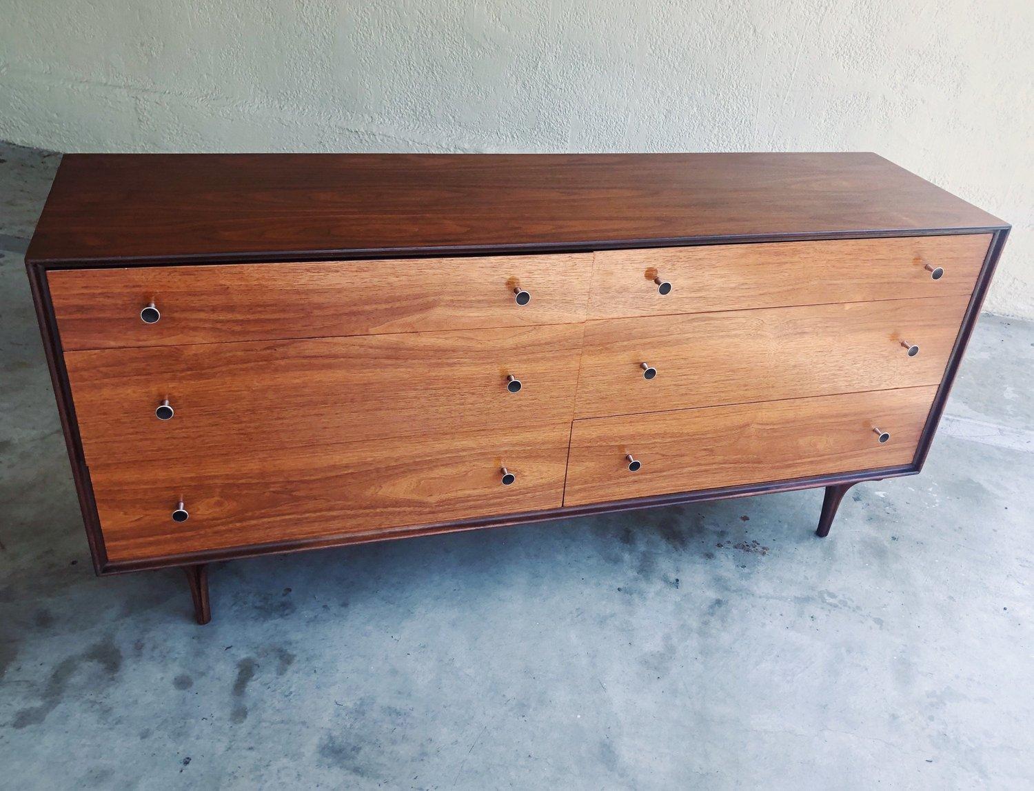 Mid-Century Modern Walnut Dresser by Craig Nealy for Glenn of California Robert Baron Credenza For Sale