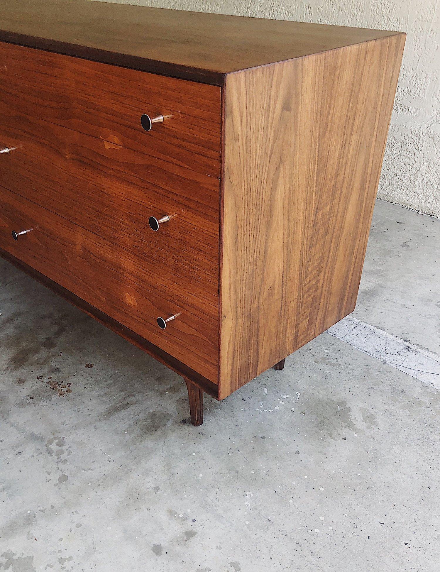 Mid-20th Century Walnut Dresser by Craig Nealy for Glenn of California Robert Baron Credenza For Sale