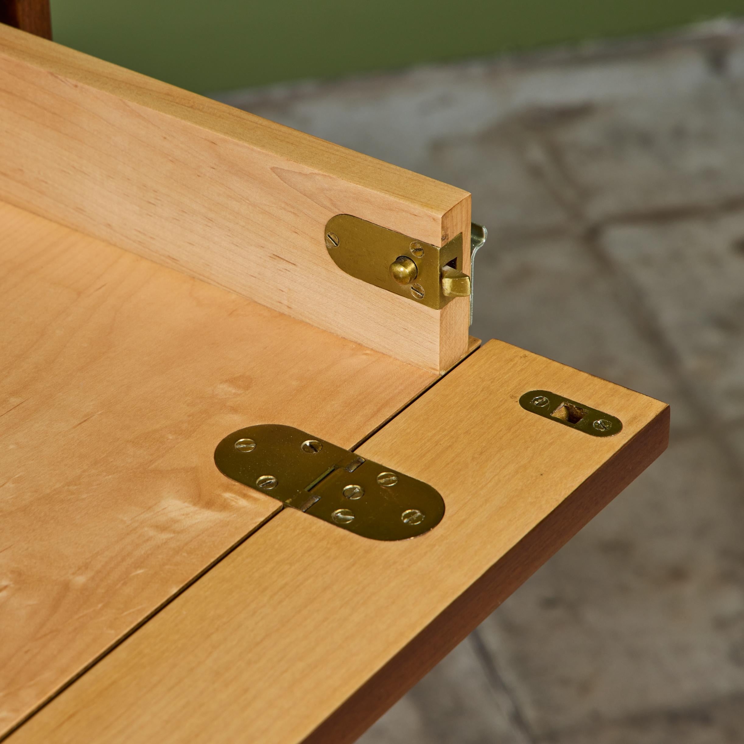 Nussbaum-kommode von Jens Risom im Angebot 5