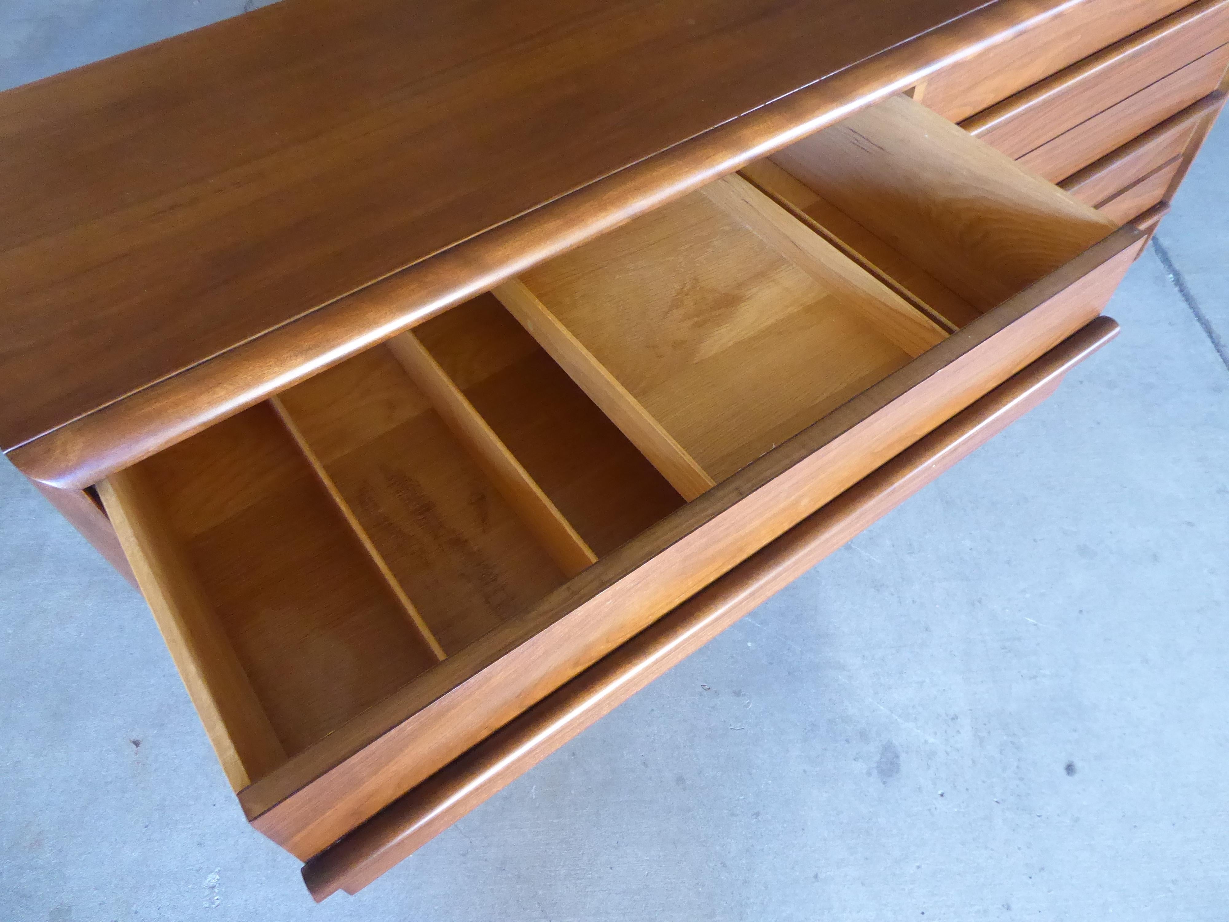 Walnut Dresser by T. H. Robsjohn-Gibbings for Widdicomb Furniture 3