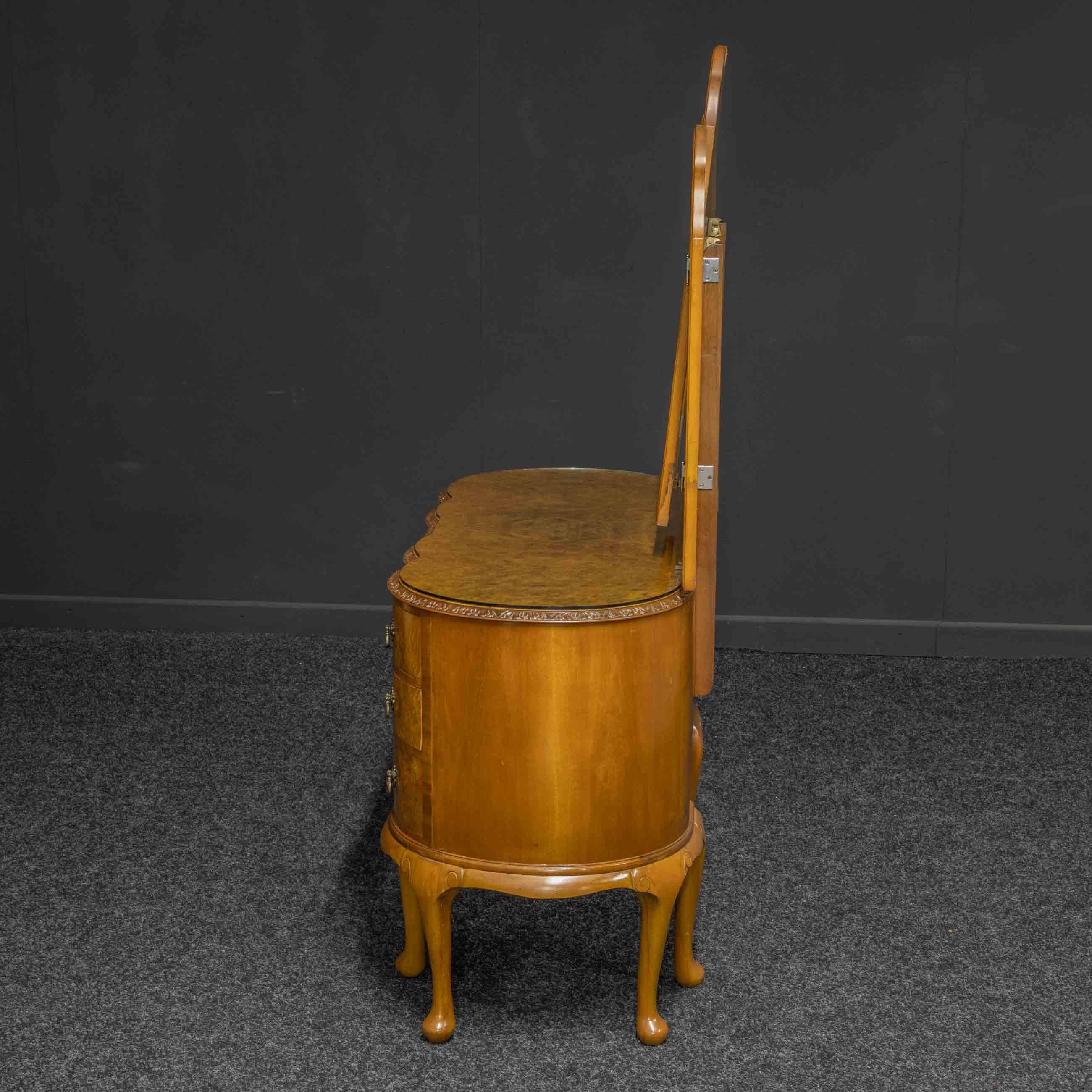 Walnut Dressing Table 1