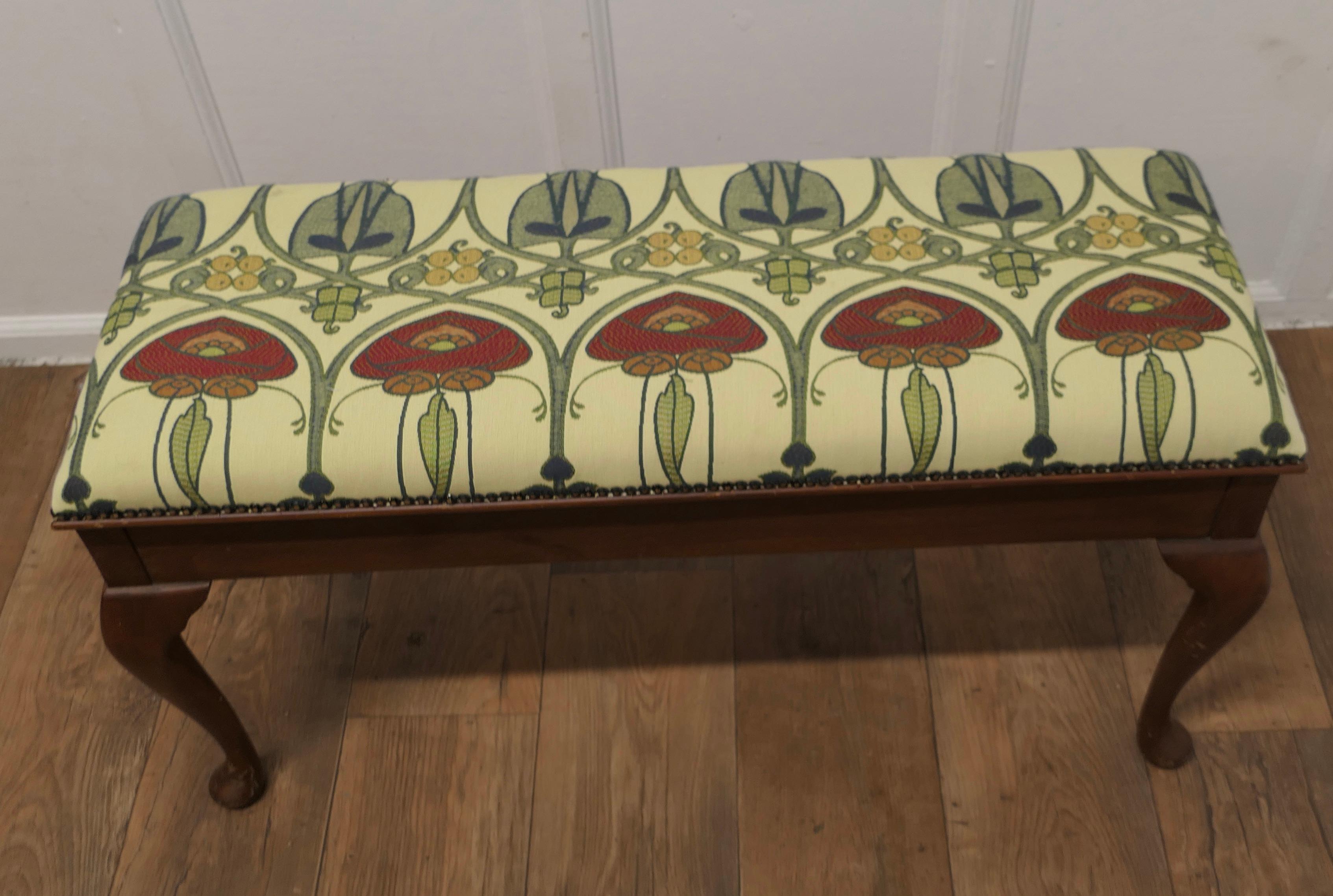 Walnut Duet Stool or Window Seat with Storage by Alexander     In Good Condition For Sale In Chillerton, Isle of Wight