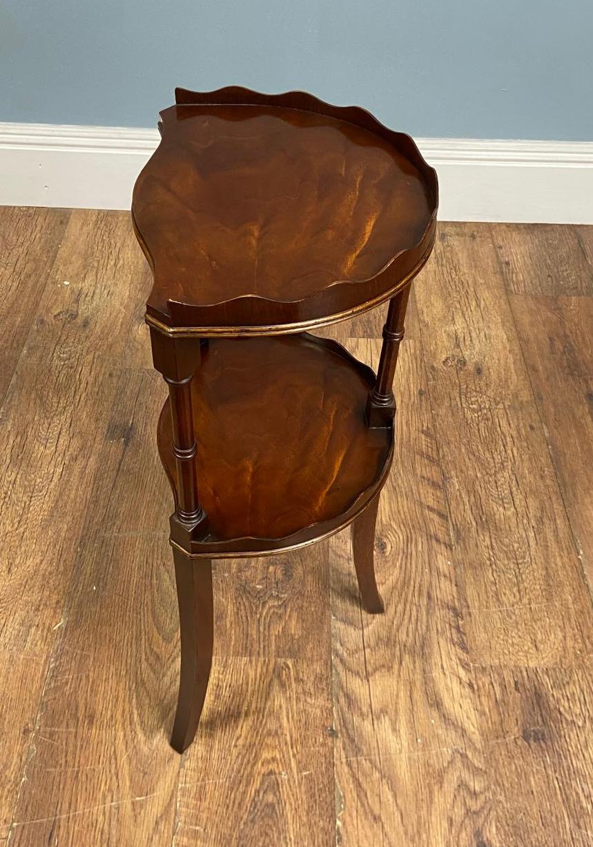 Walnut Edwardian Side Table Tea Scalloped Frieze 1900 For Sale 1