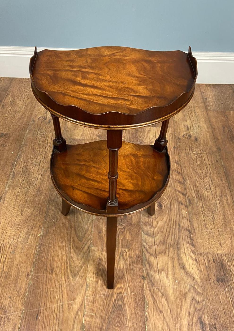 Walnut Edwardian Side Table Tea Scalloped Frieze 1900 For Sale 2