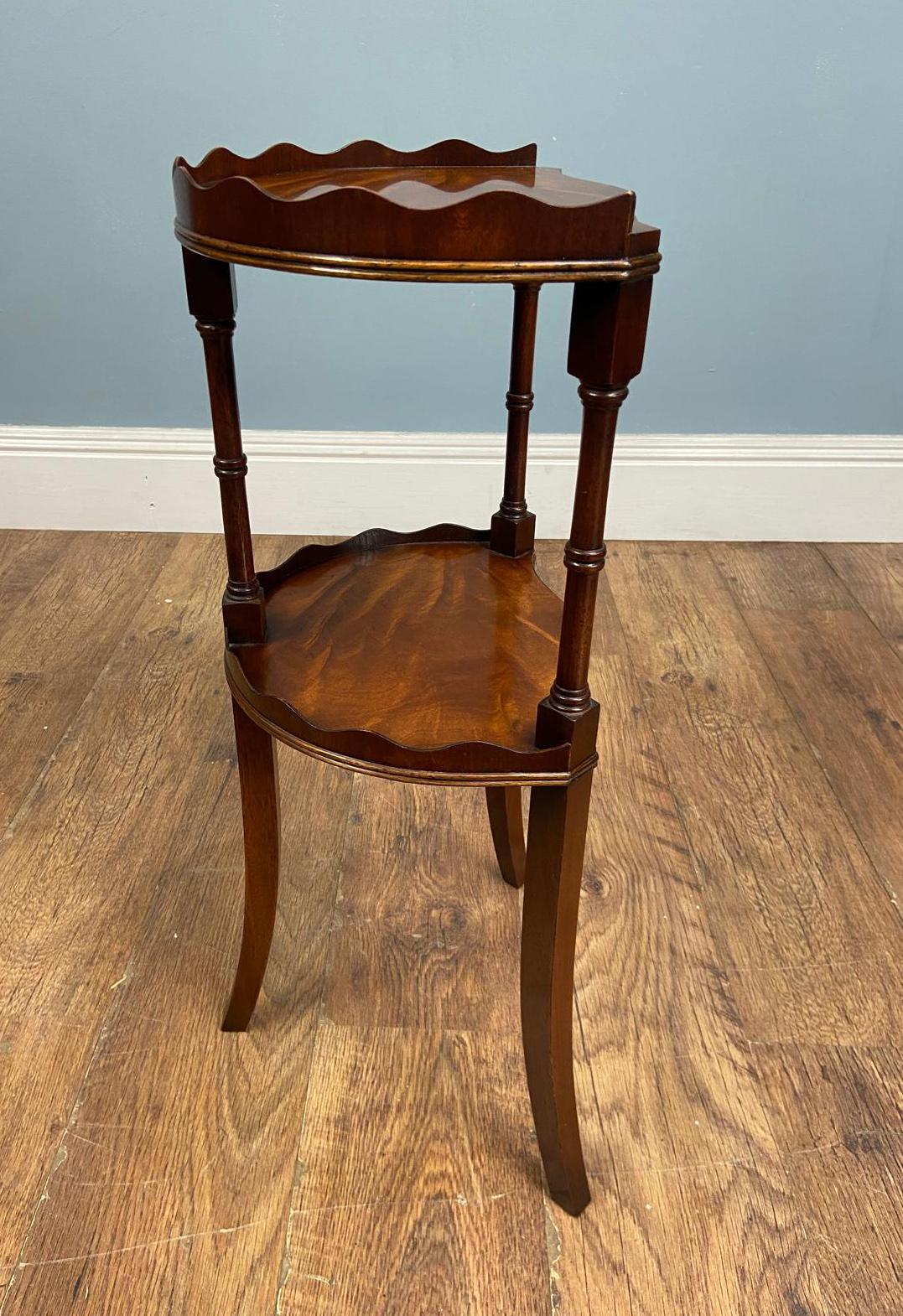 Walnut Edwardian Side Table Tea Scalloped Frieze 1900 For Sale 3