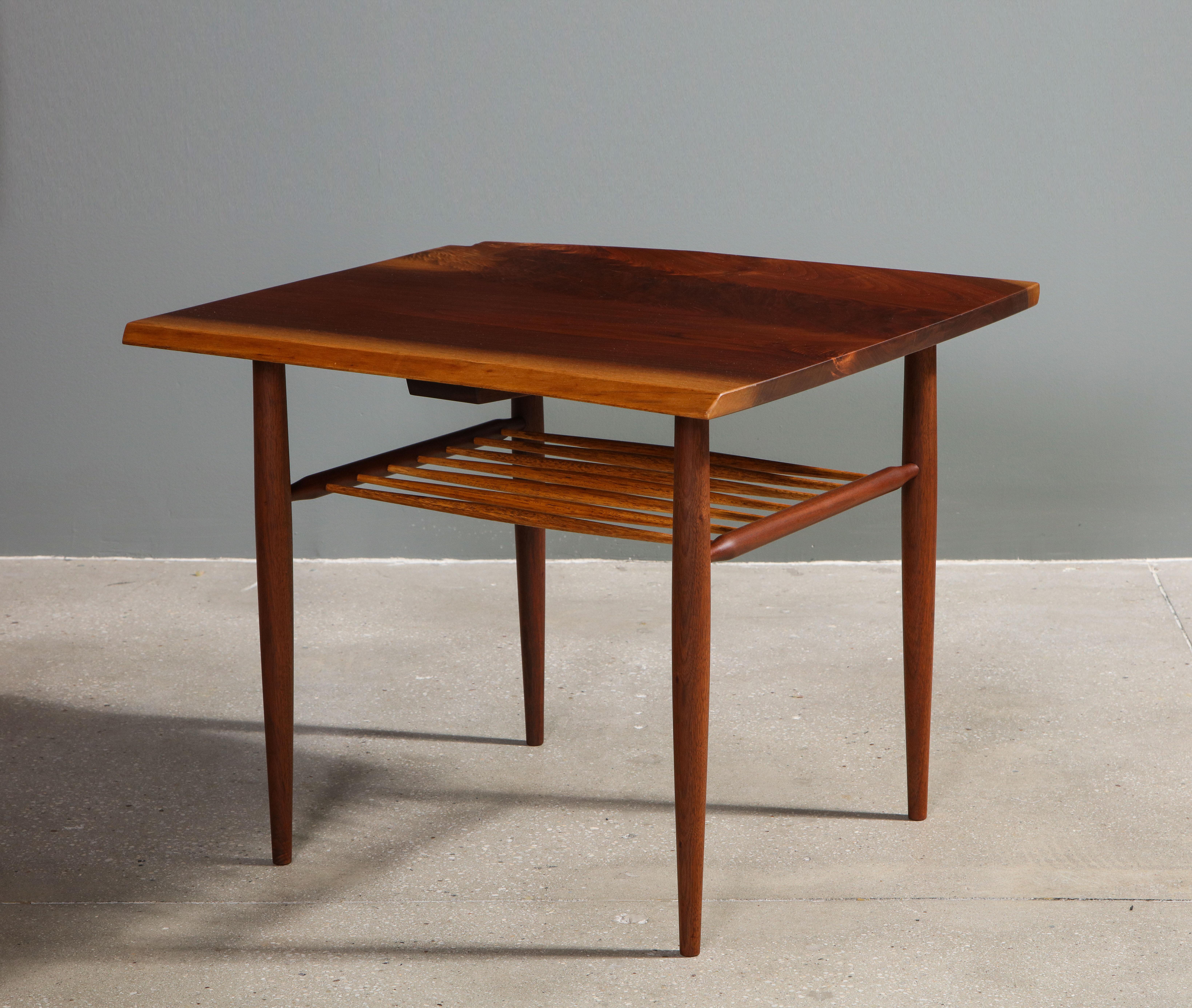 Walnut End Table with a Spindle Shelf, by George Nakashima In Excellent Condition In New York, NY