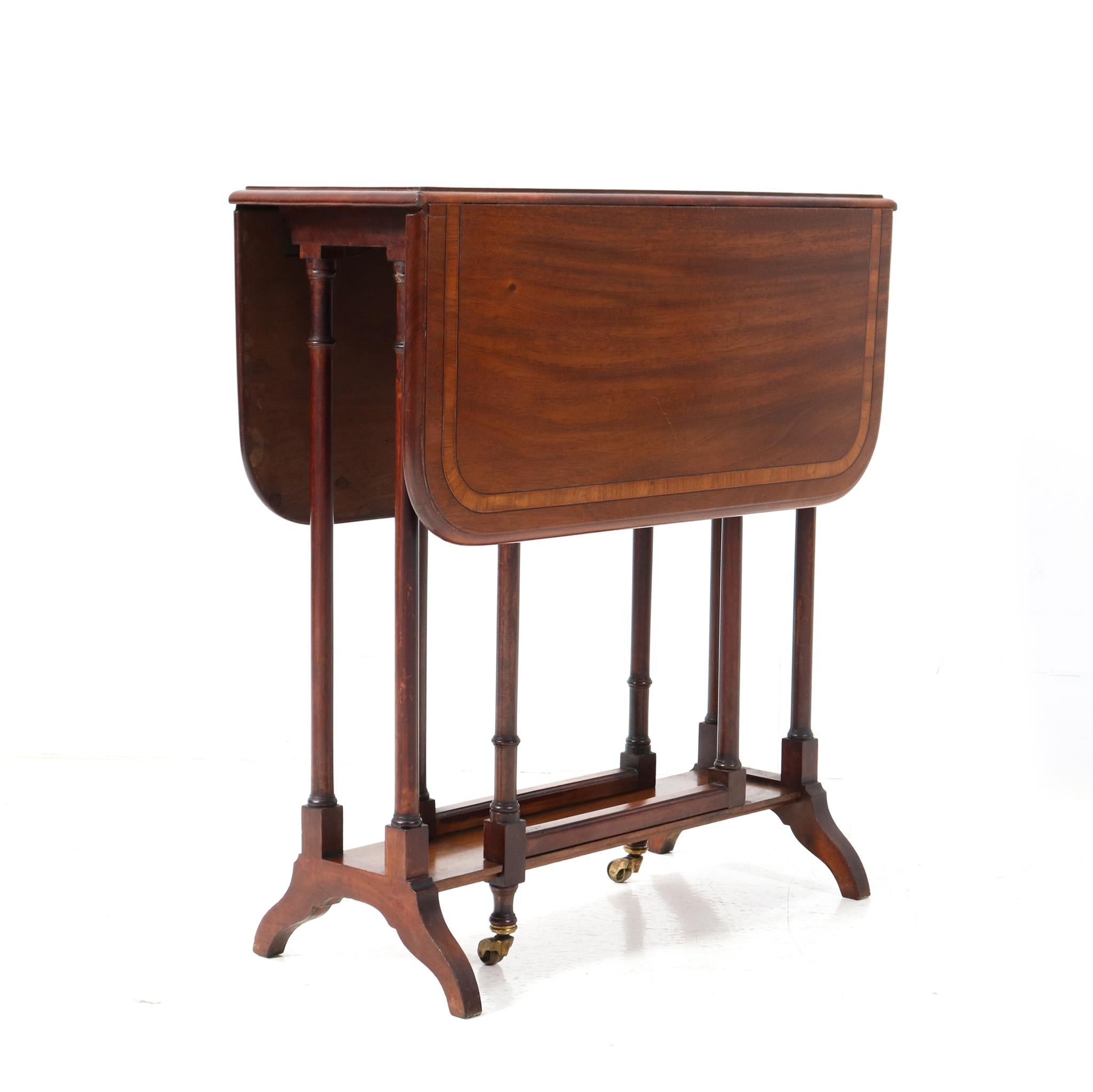 Mid-19th Century Walnut English 19th Century Spider Leg Table with Drop Leaves For Sale