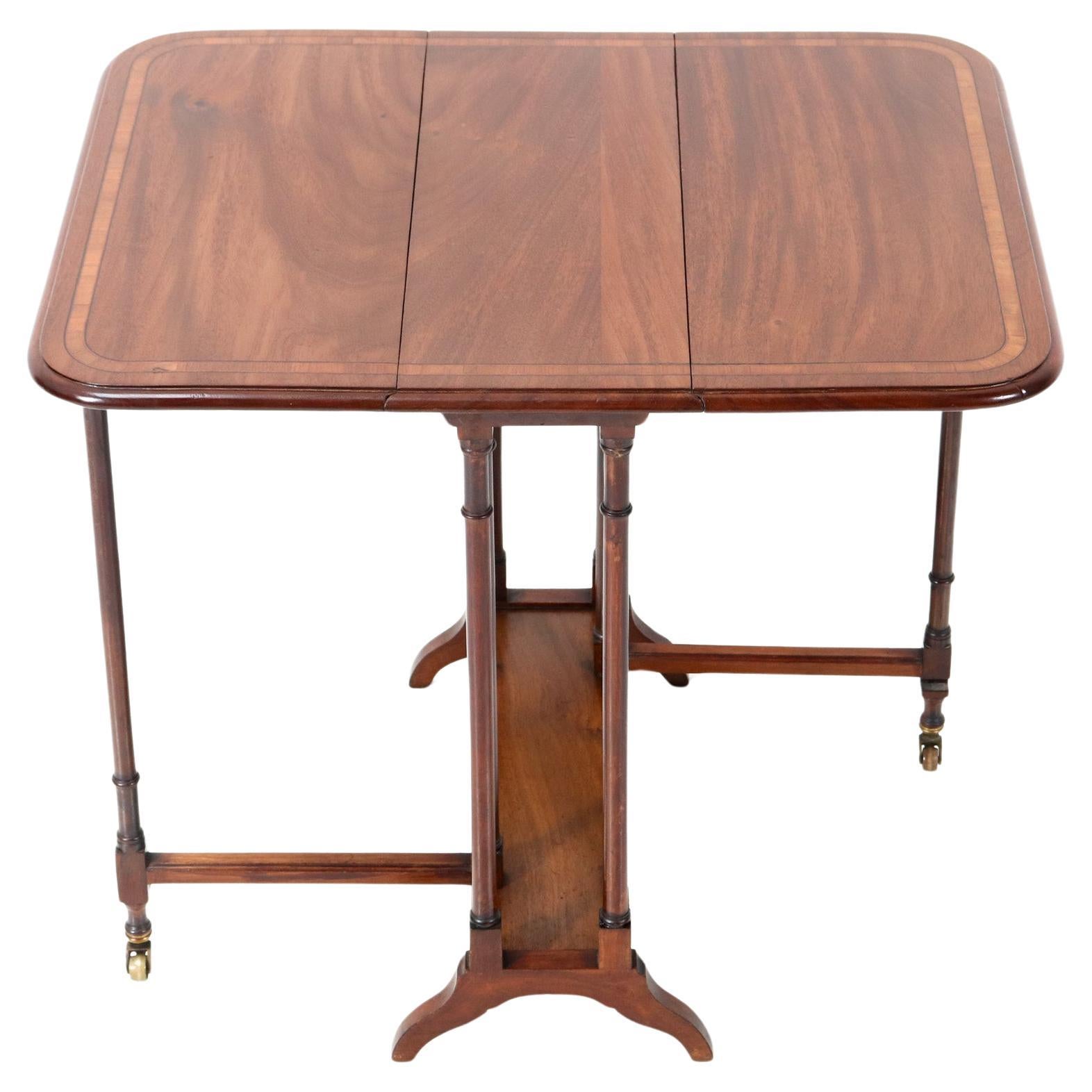 Walnut English 19th Century Spider Leg Table with Drop Leaves For Sale