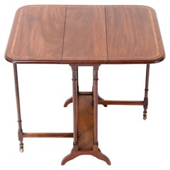 Walnut English 19th Century Spider Leg Table with Drop Leaves