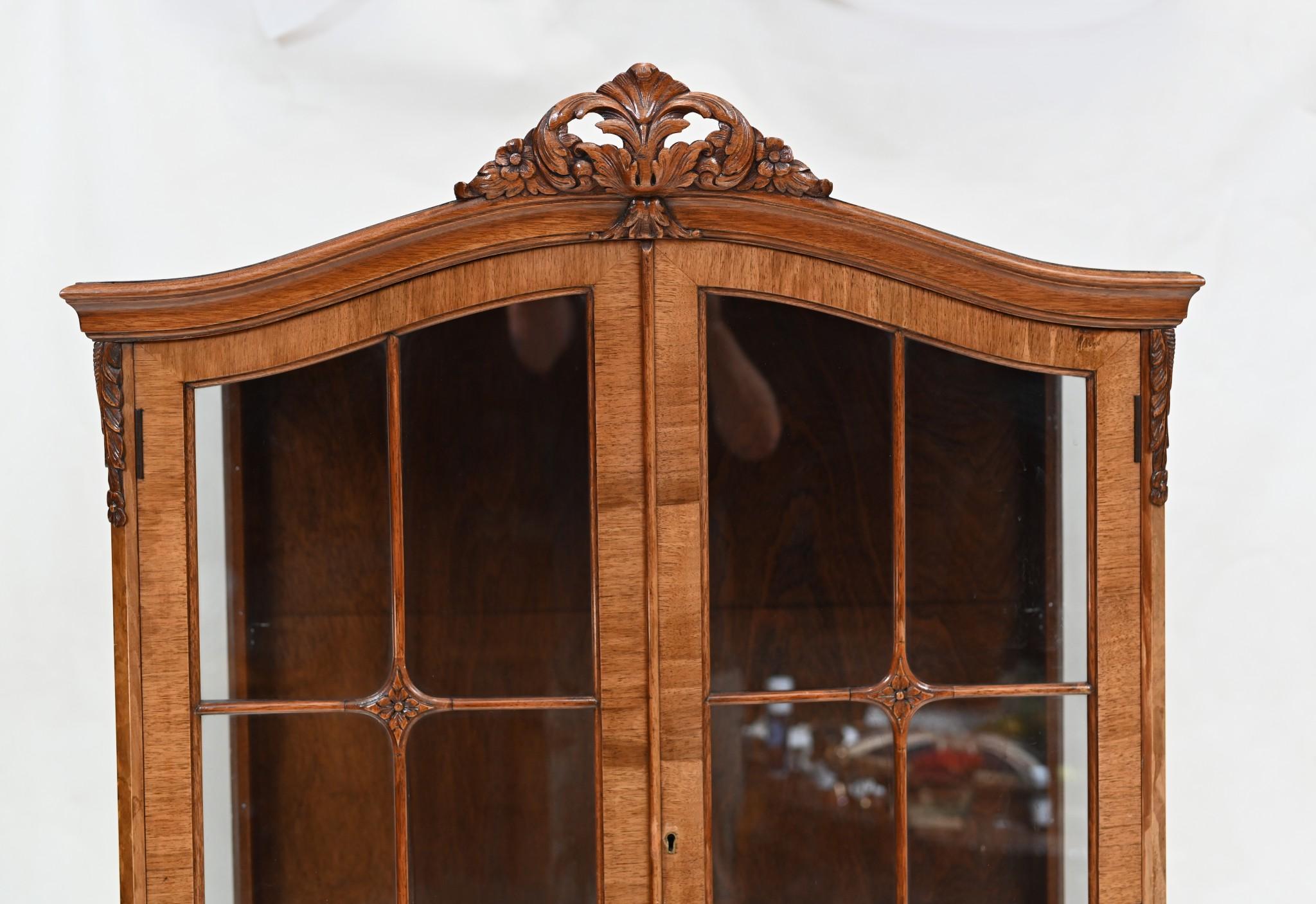 Vetrinetta Epstein in noce Vitrine 1930 in vendita 6