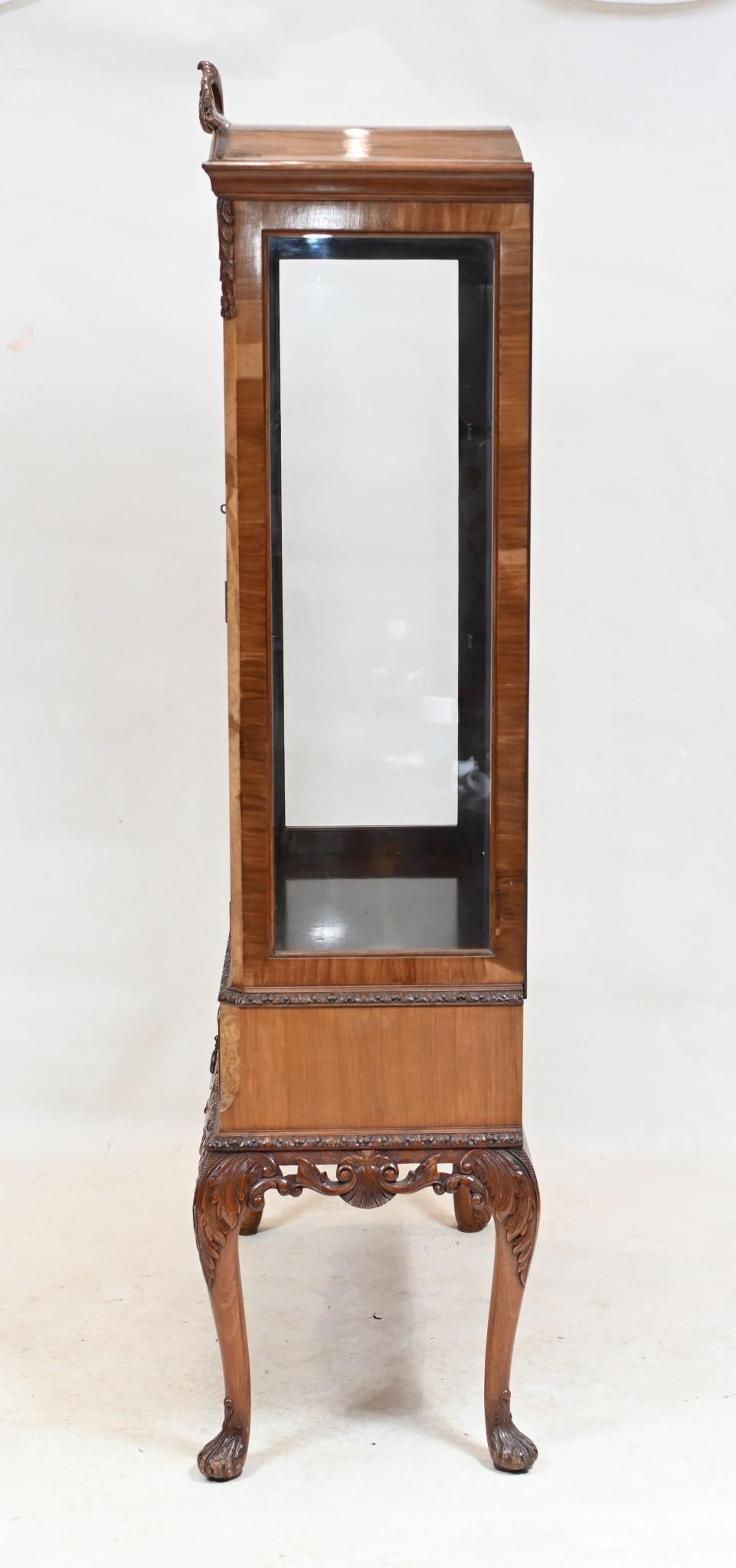 Vetrinetta Epstein in noce Vitrine 1930 in vendita 2
