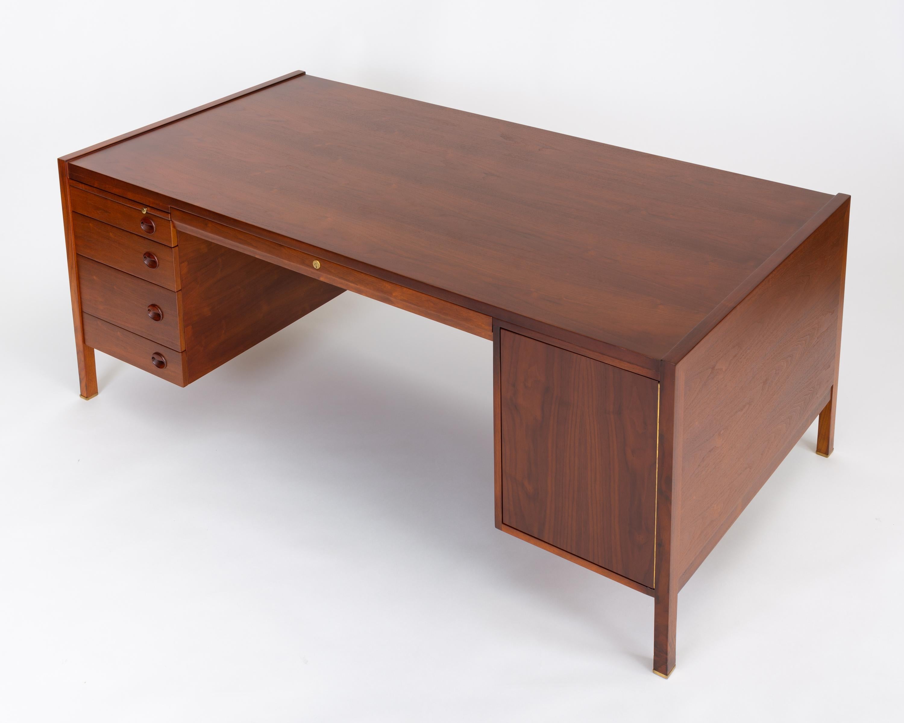 Mid-Century Modern Walnut Executive Desk with Rosewood and Brass Details, Edward Wormley for Dunbar