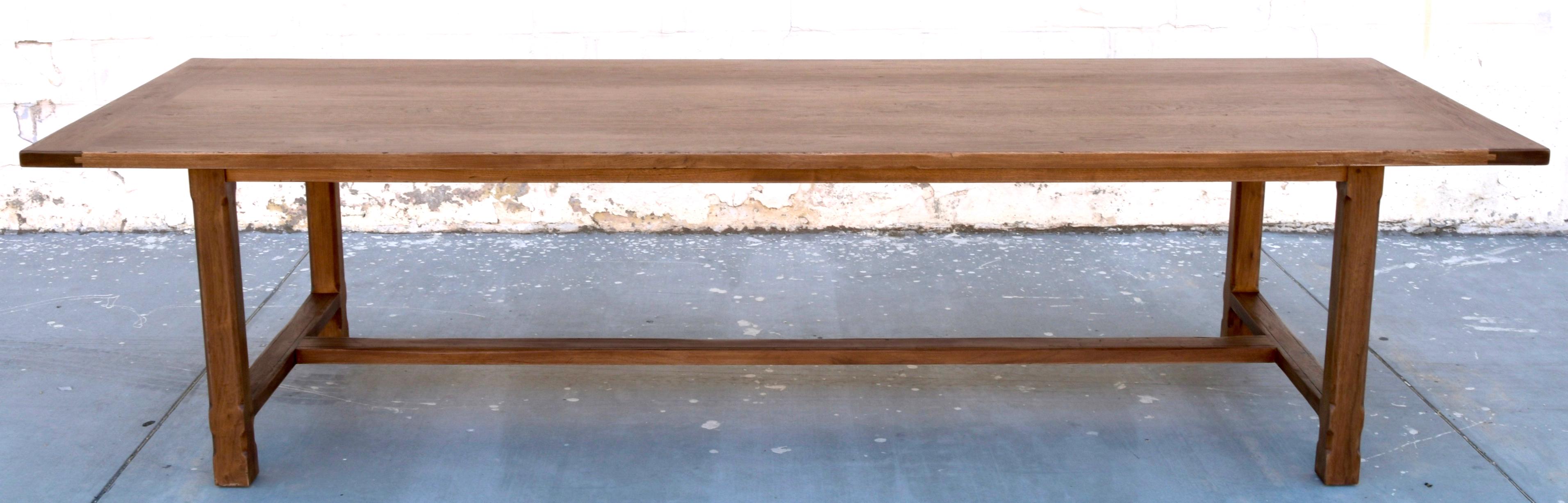 astrid dining table