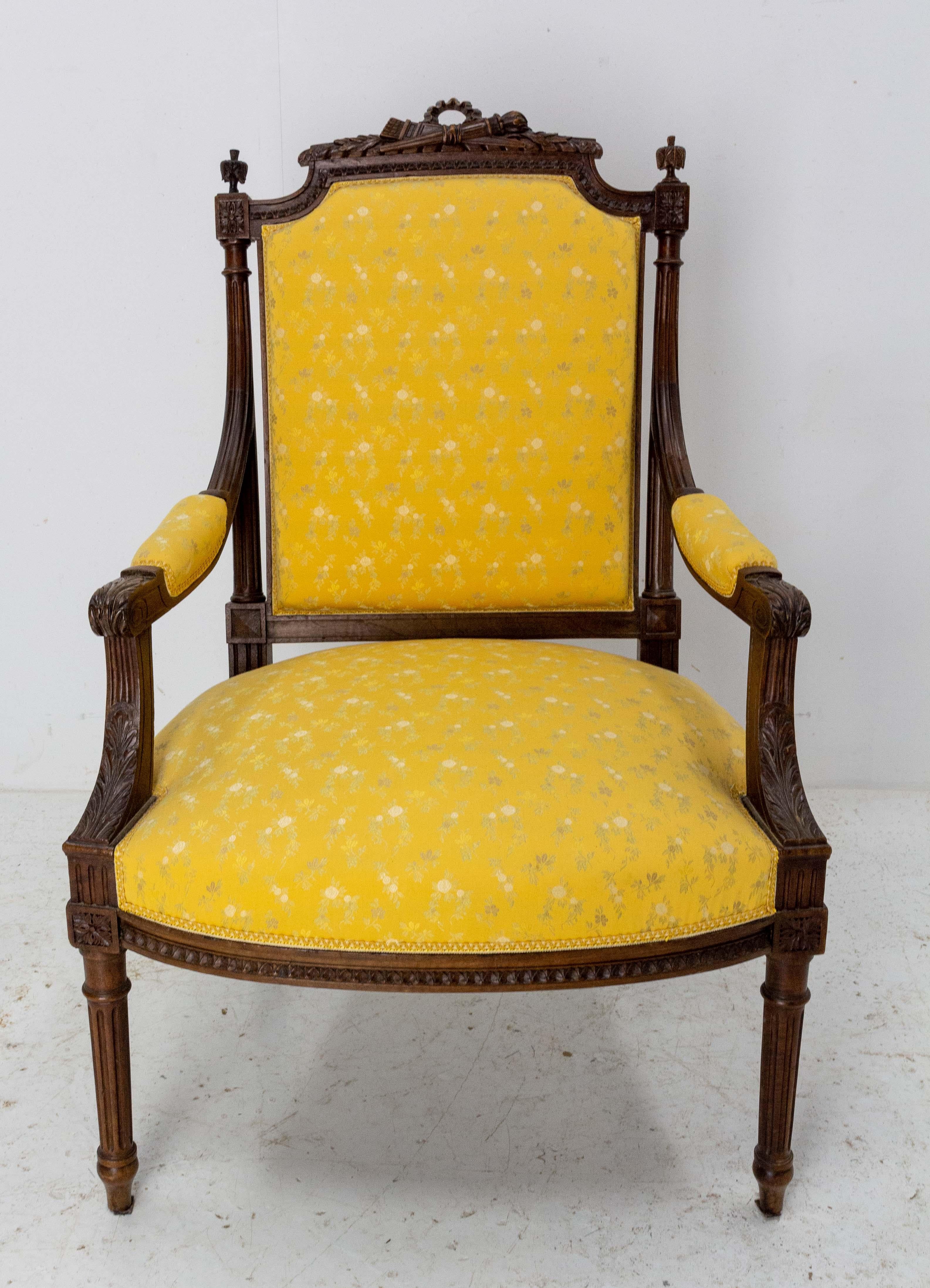 French fauteuil, open armchairs side or desk chair Louis XVI revival, 
circa 1880
The upholstery and the fabric have been recently redone
Good condition
Walnut frame sound and solid.

Shipping:
L66 P69 H102 11,4 Kg.